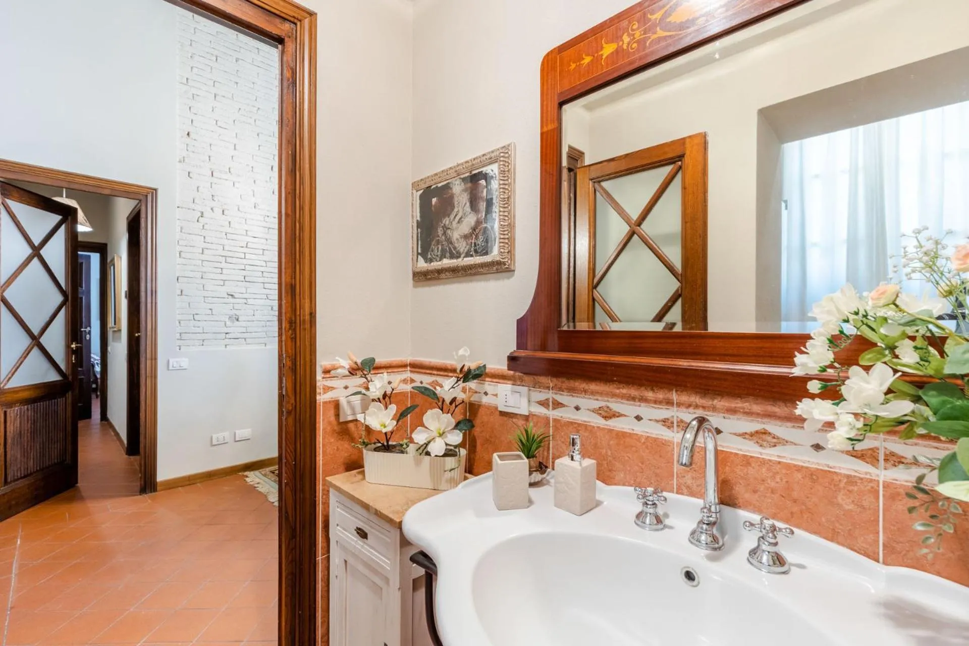The Garden Along The Stream, romantic apartment Lucca
