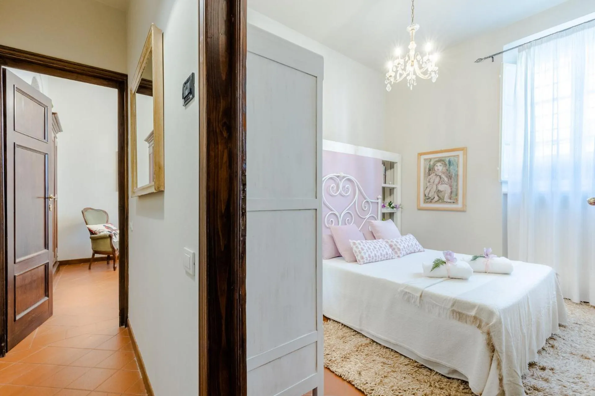 Bed in The Garden Along The Stream, romantic apartment Lucca