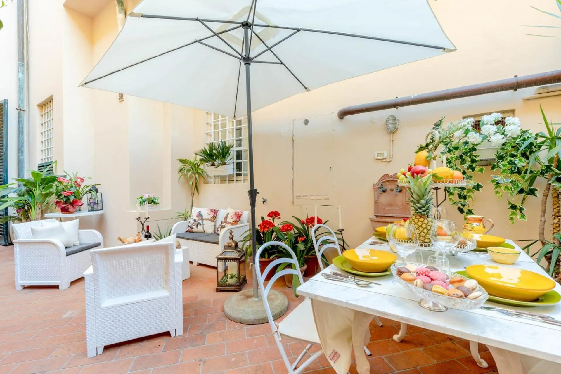 The Garden Along The Stream, romantic apartment Lucca