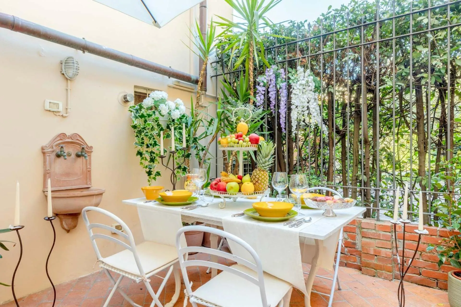 The Garden Along The Stream, romantic apartment Lucca
