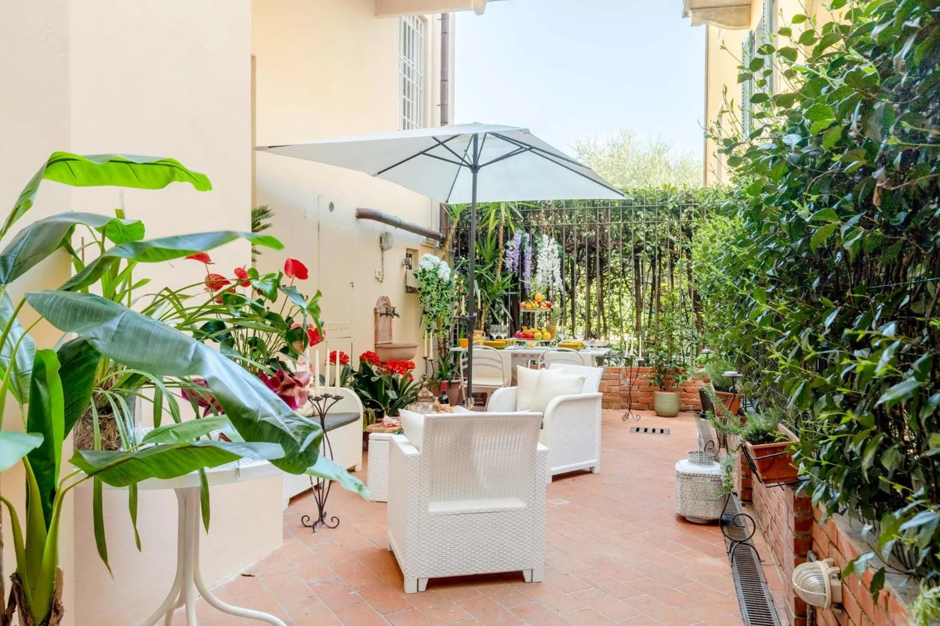 The Garden Along The Stream, romantic apartment Lucca