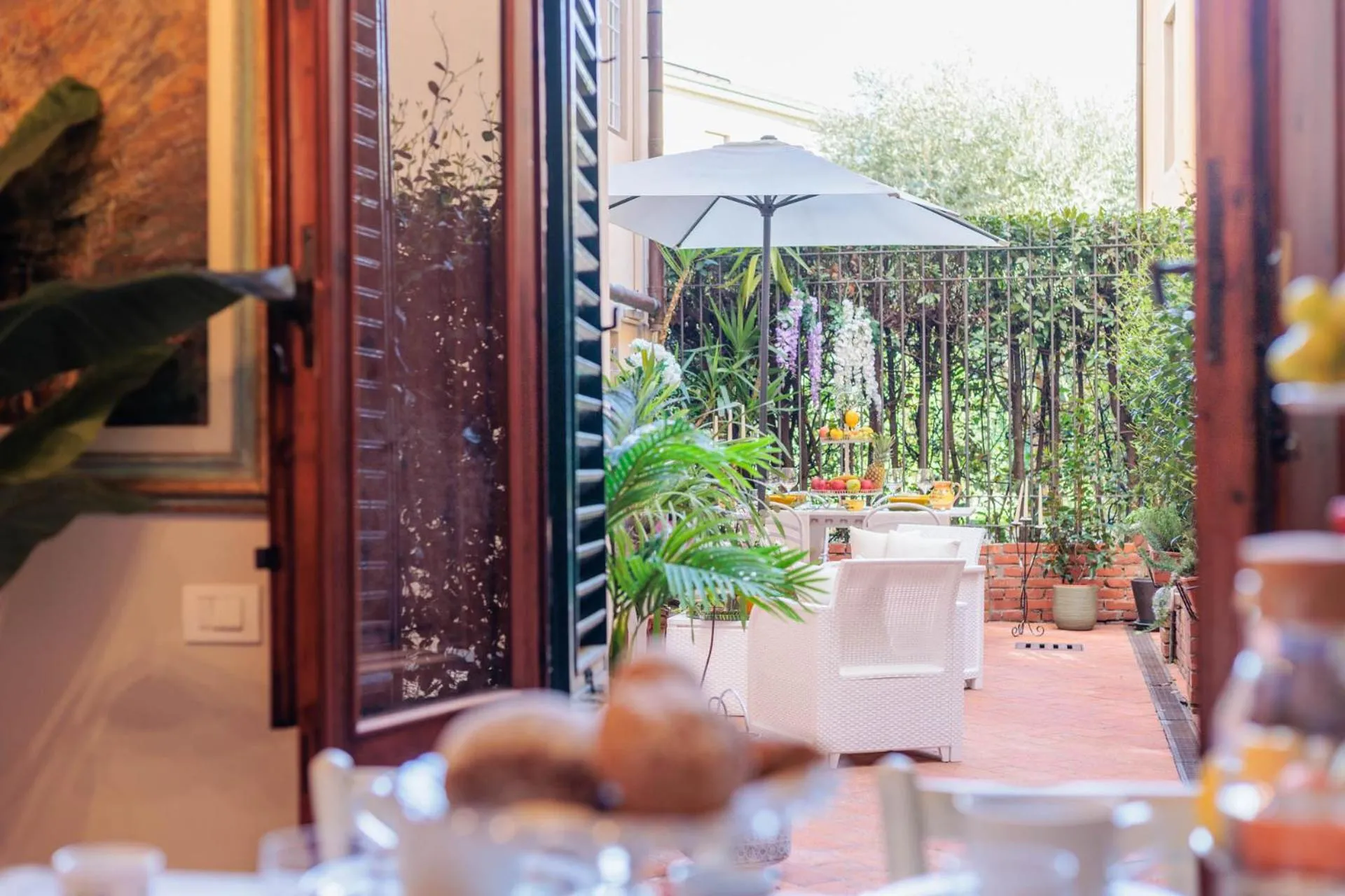 The Garden Along The Stream, romantic apartment Lucca