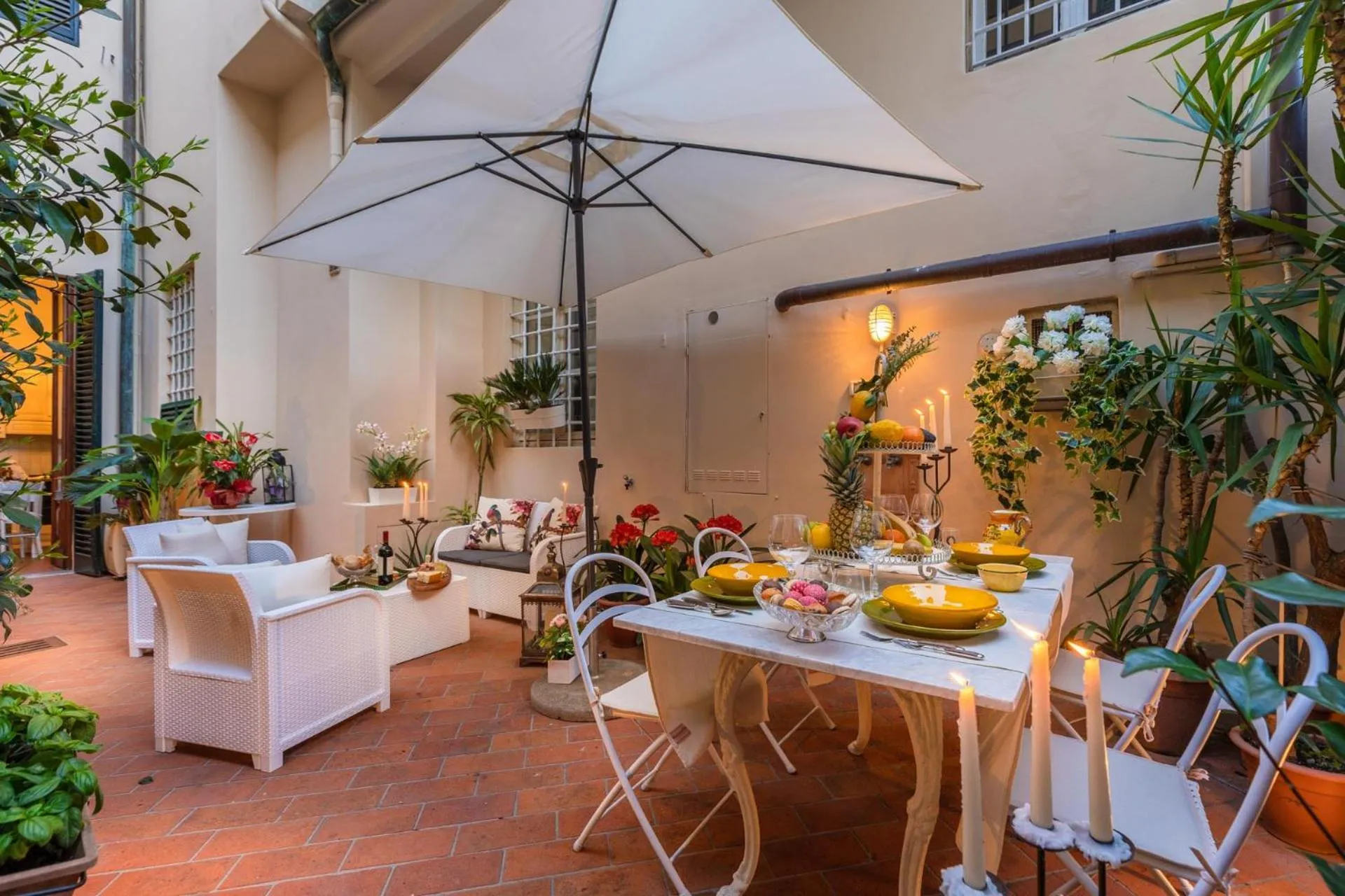 The Garden Along The Stream, romantic apartment Lucca