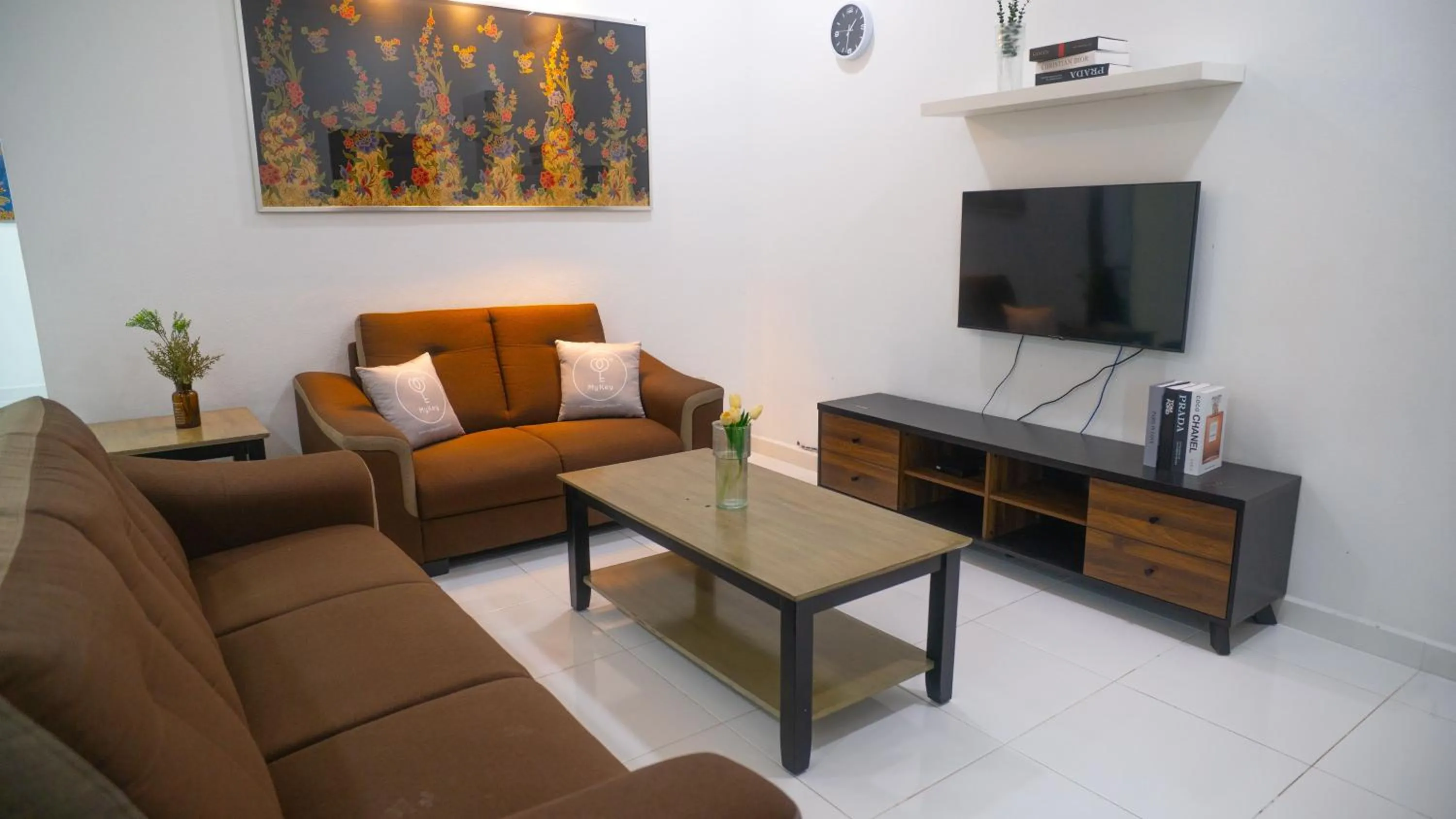 Three-Bedroom Premium Apartment with Balcony in Canal Dusun Muda Homestay Kota Bharu