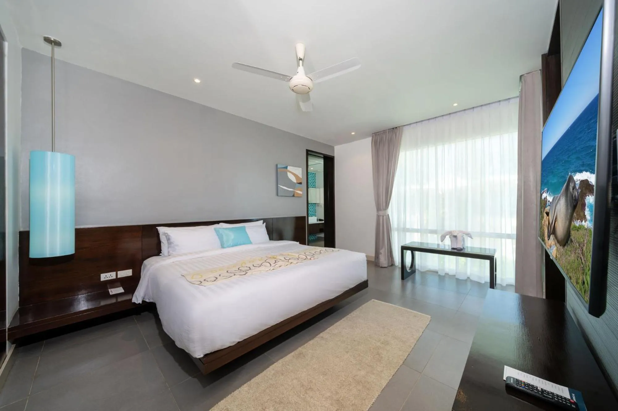 Bedroom, Bed in Karon Beachfront Apartment 724