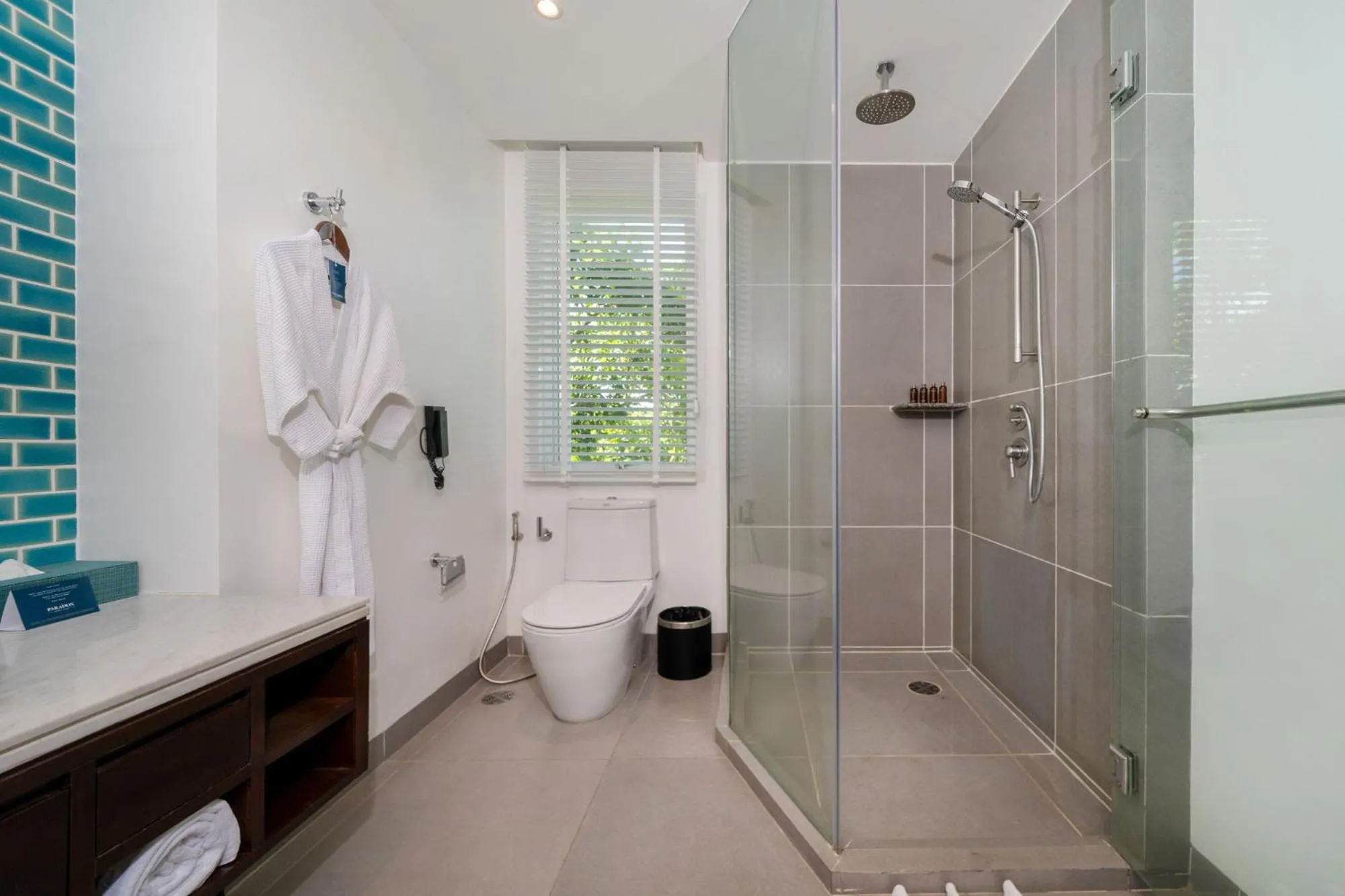 Toilet in Karon Beachfront Apartment 724