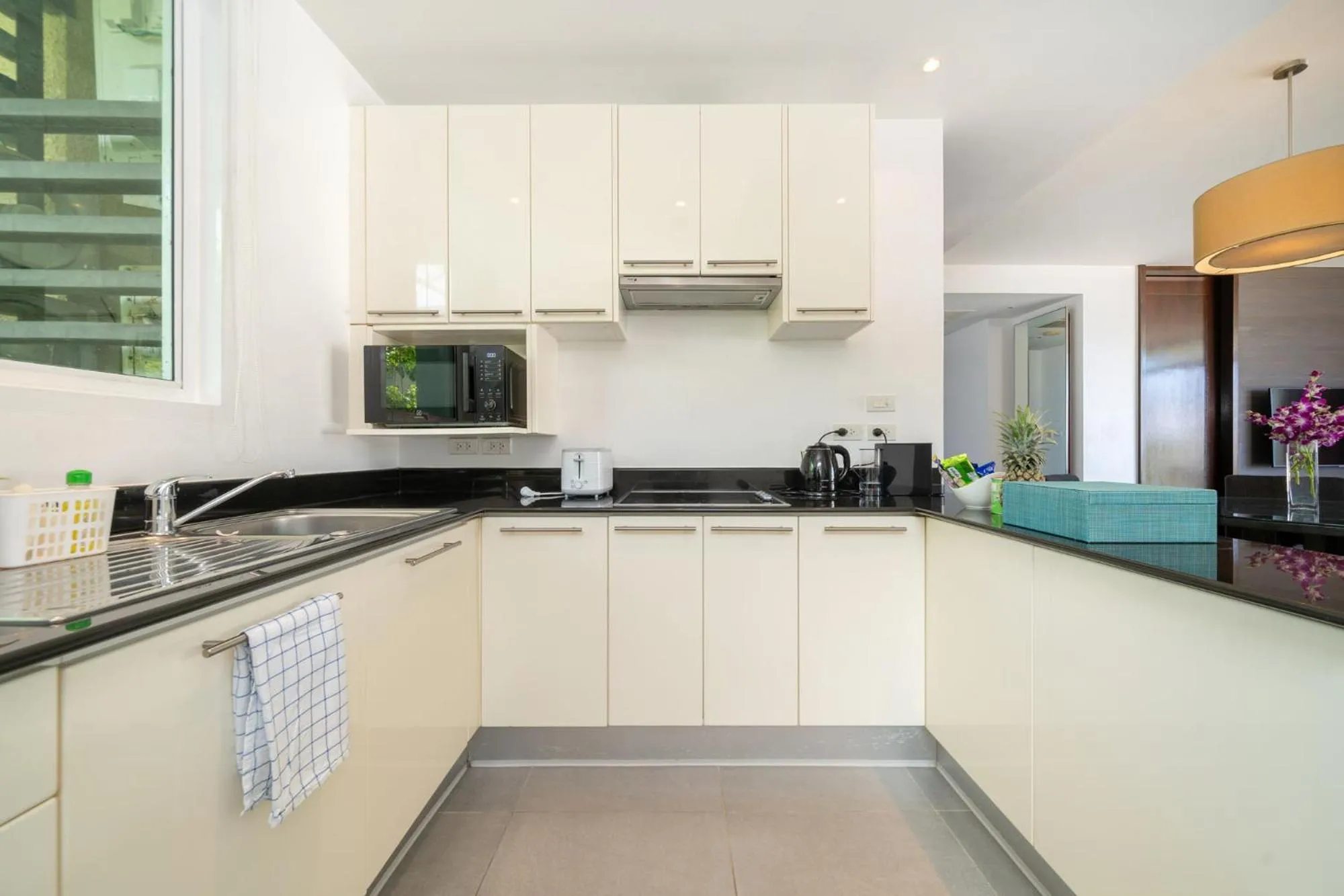 Kitchen or kitchenette in Karon Beachfront Apartment 724