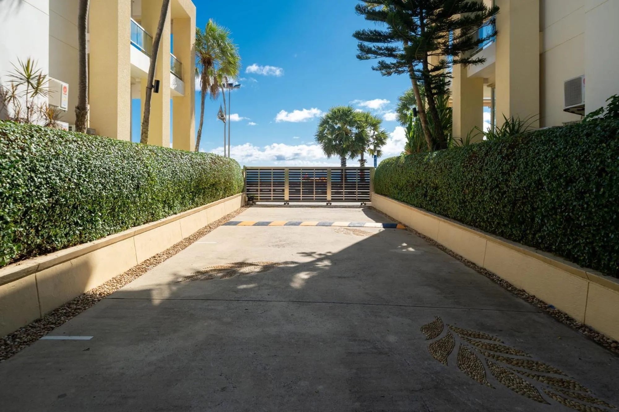 Property building in Karon Beachfront Apartment 724