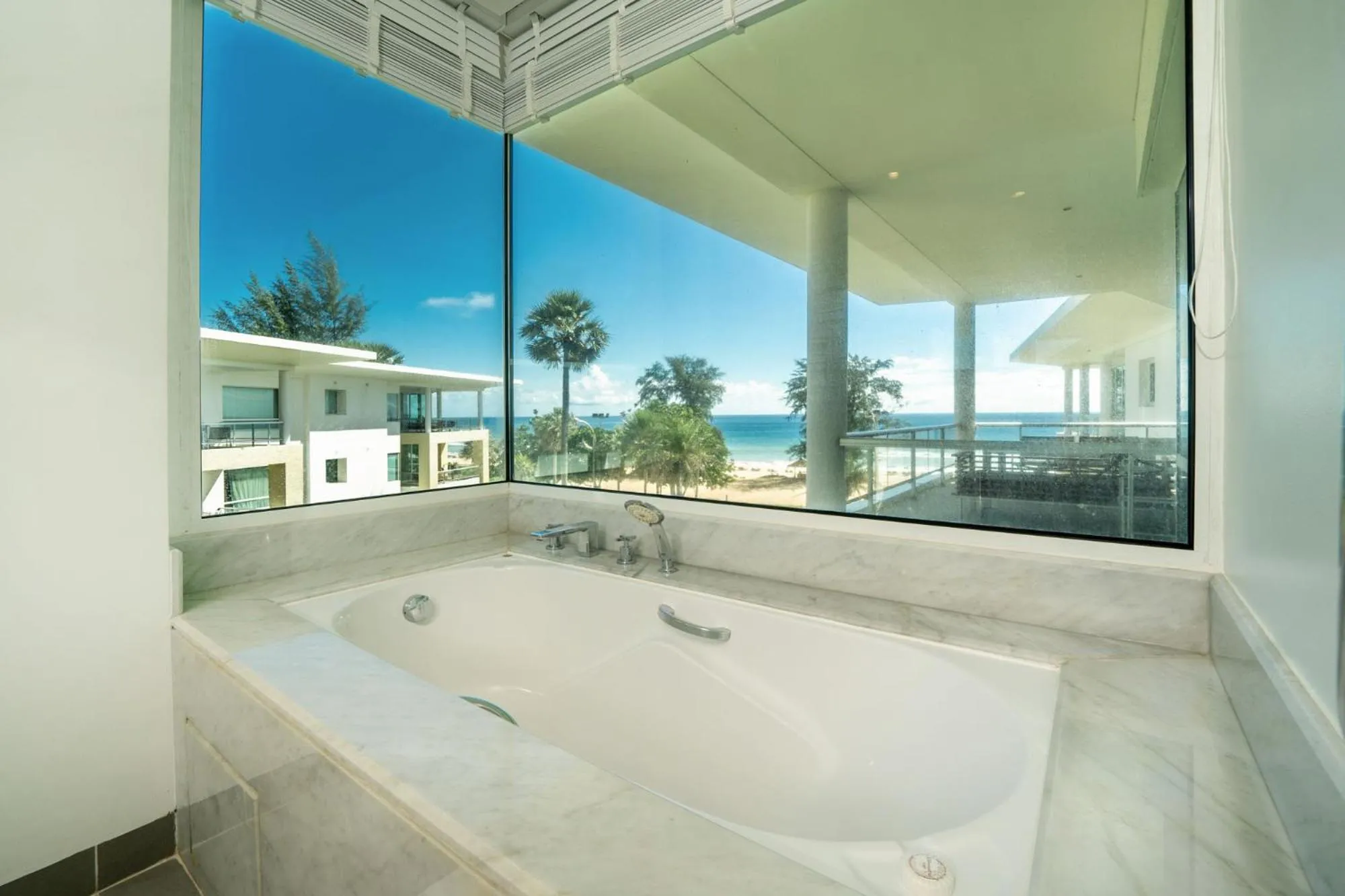 Bathroom in Karon Beachfront Apartment 724