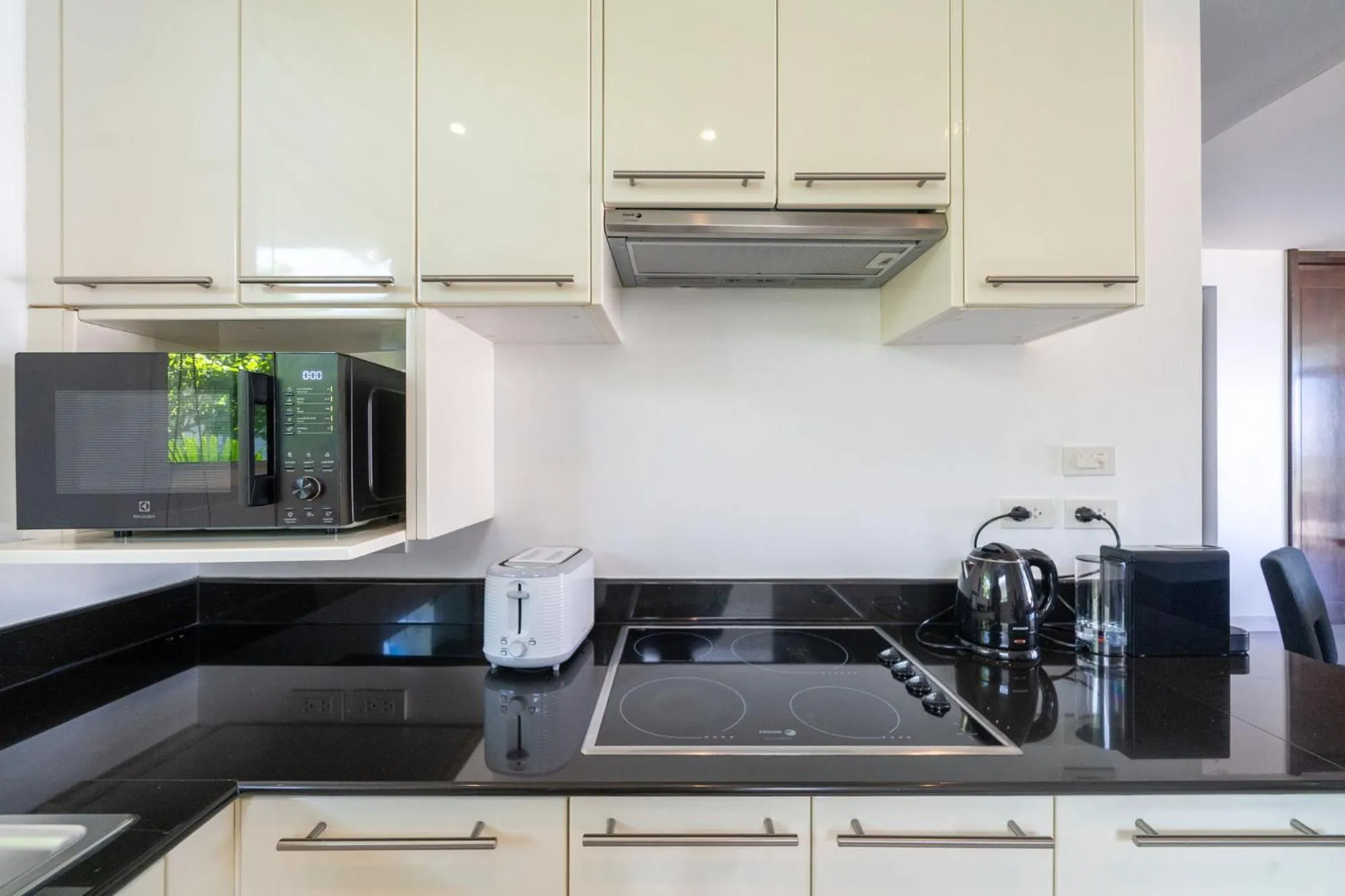 Kitchen or kitchenette in Karon Beachfront Apartment 724