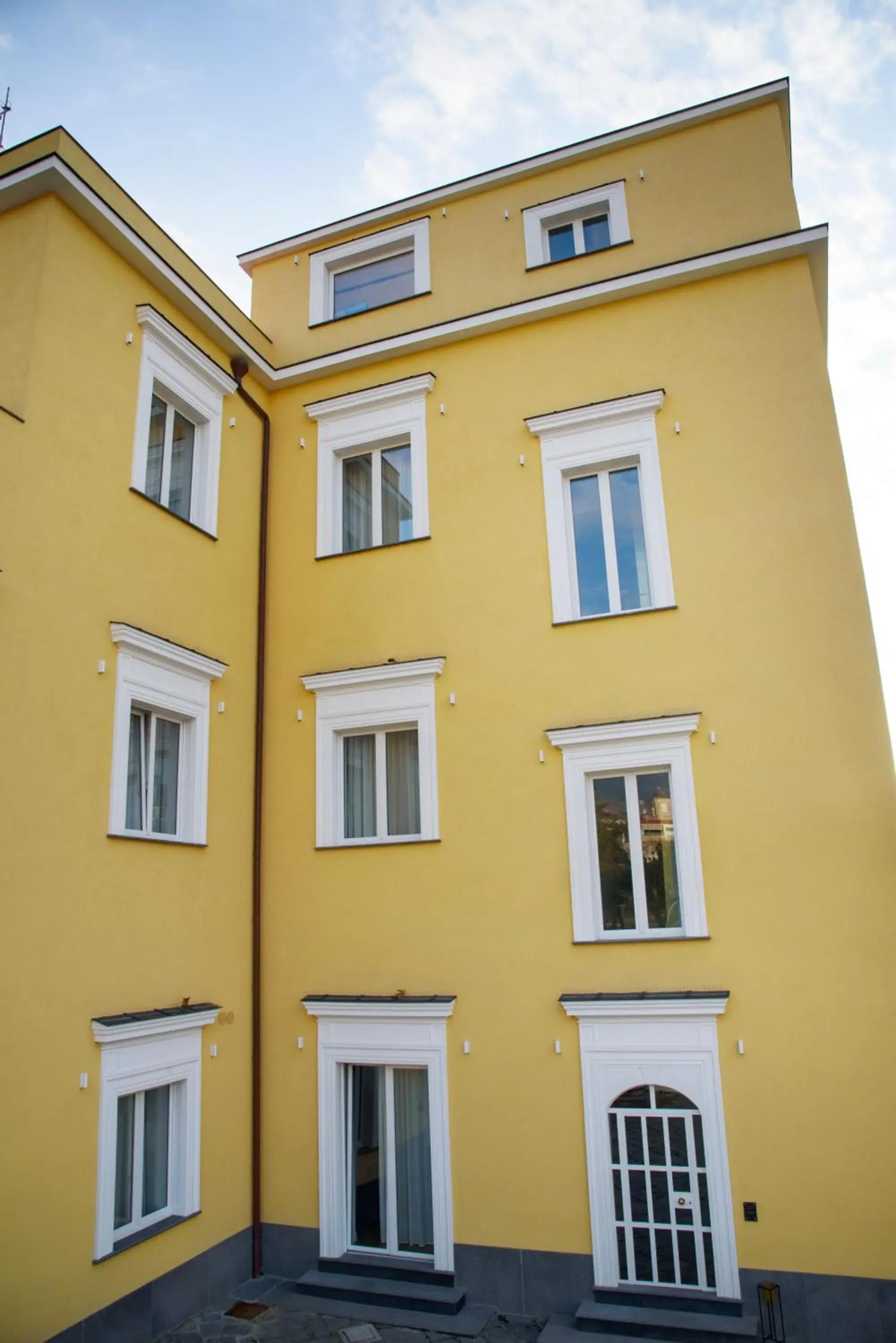 Property building in Vesuvius Palace Aparthotel Property building in Vesuvius Palace Aparthotel