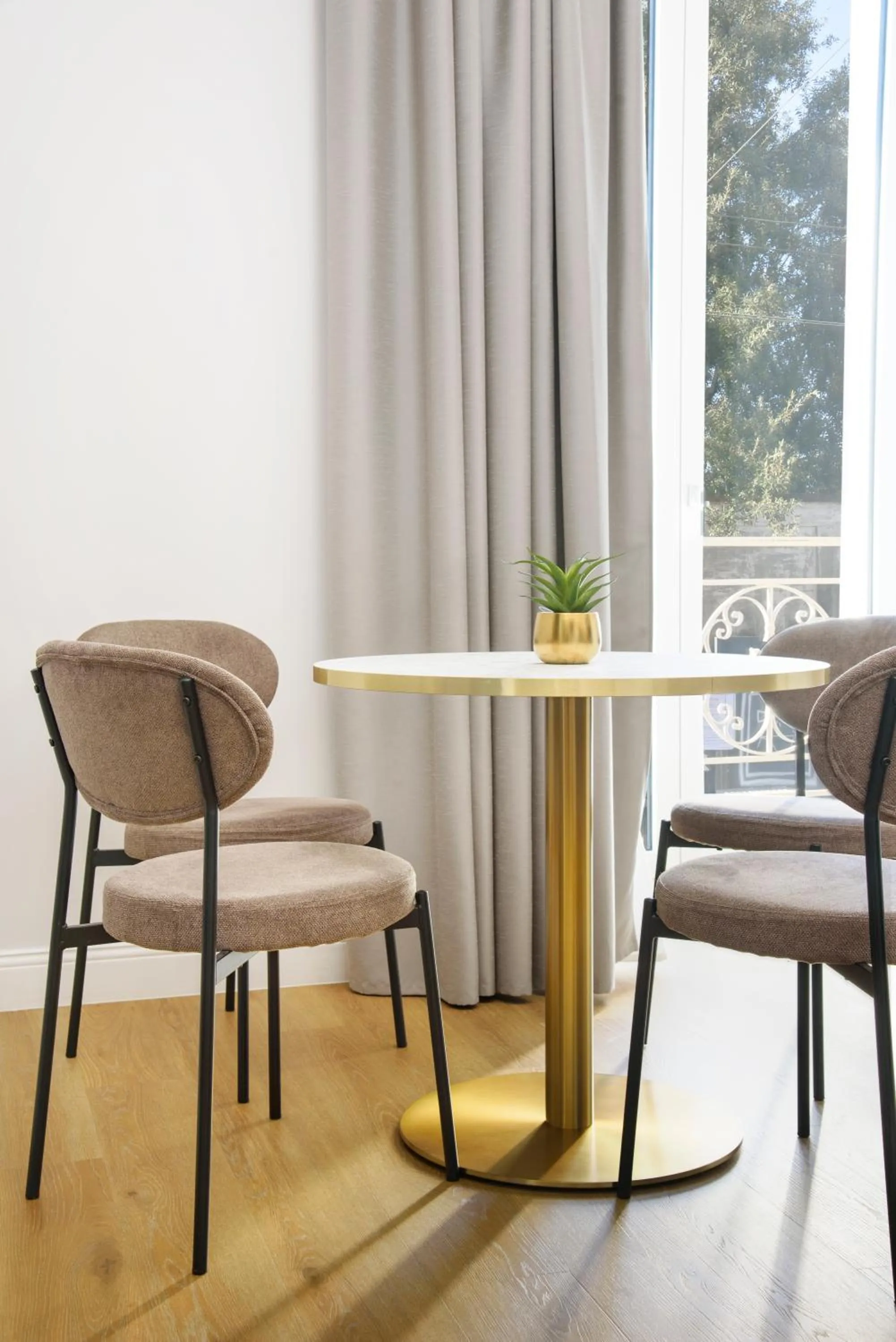 Living room in Vesuvius Palace Aparthotel