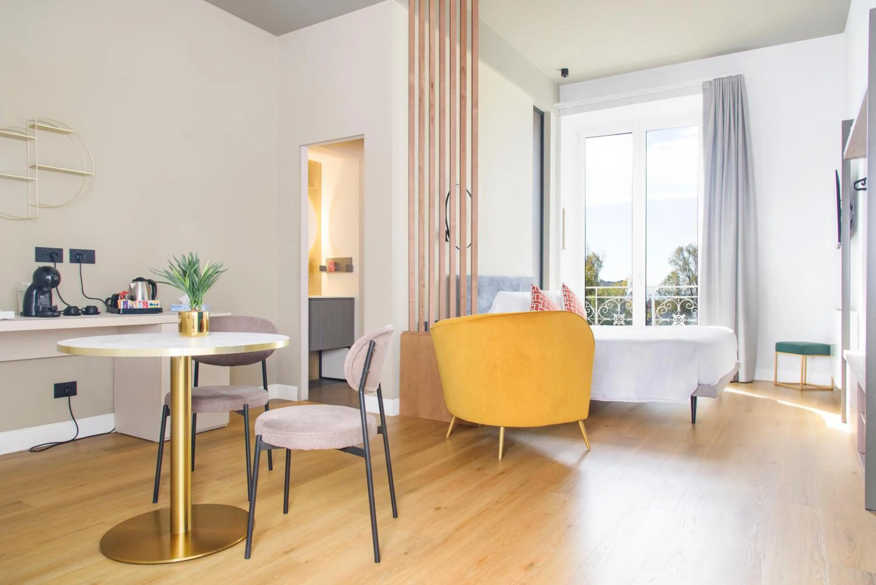 Bed in Vesuvius Palace Aparthotel