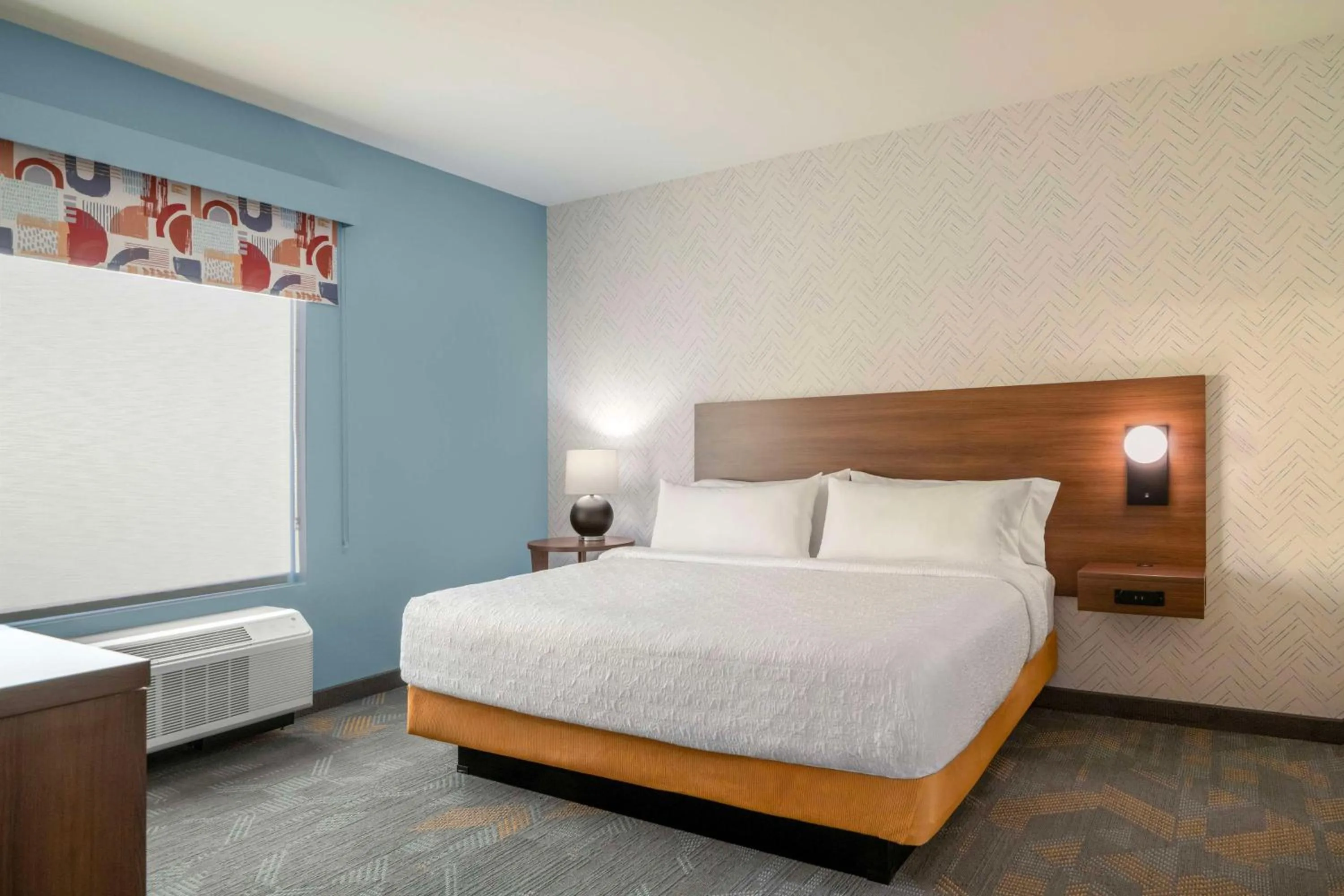 Bed in Home2 Suites By Hilton Jonesboro