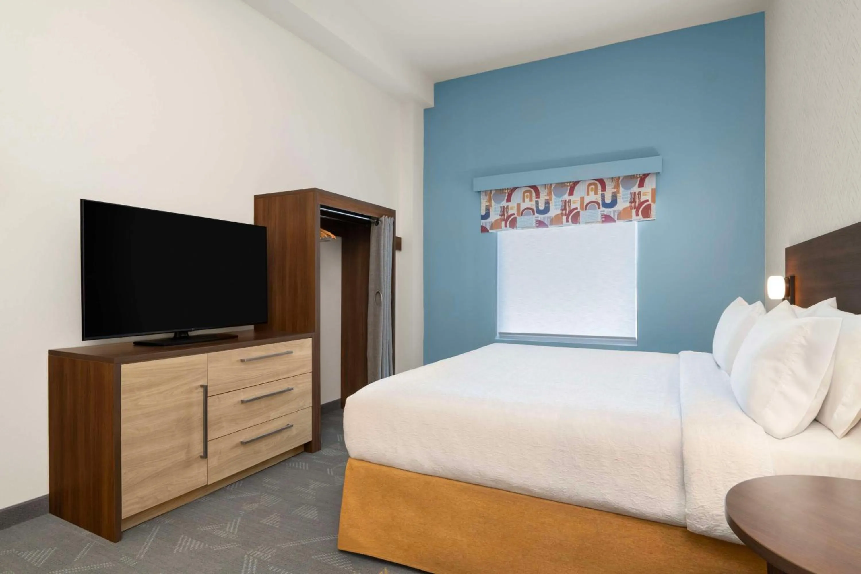 Bed in Home2 Suites By Hilton Jonesboro