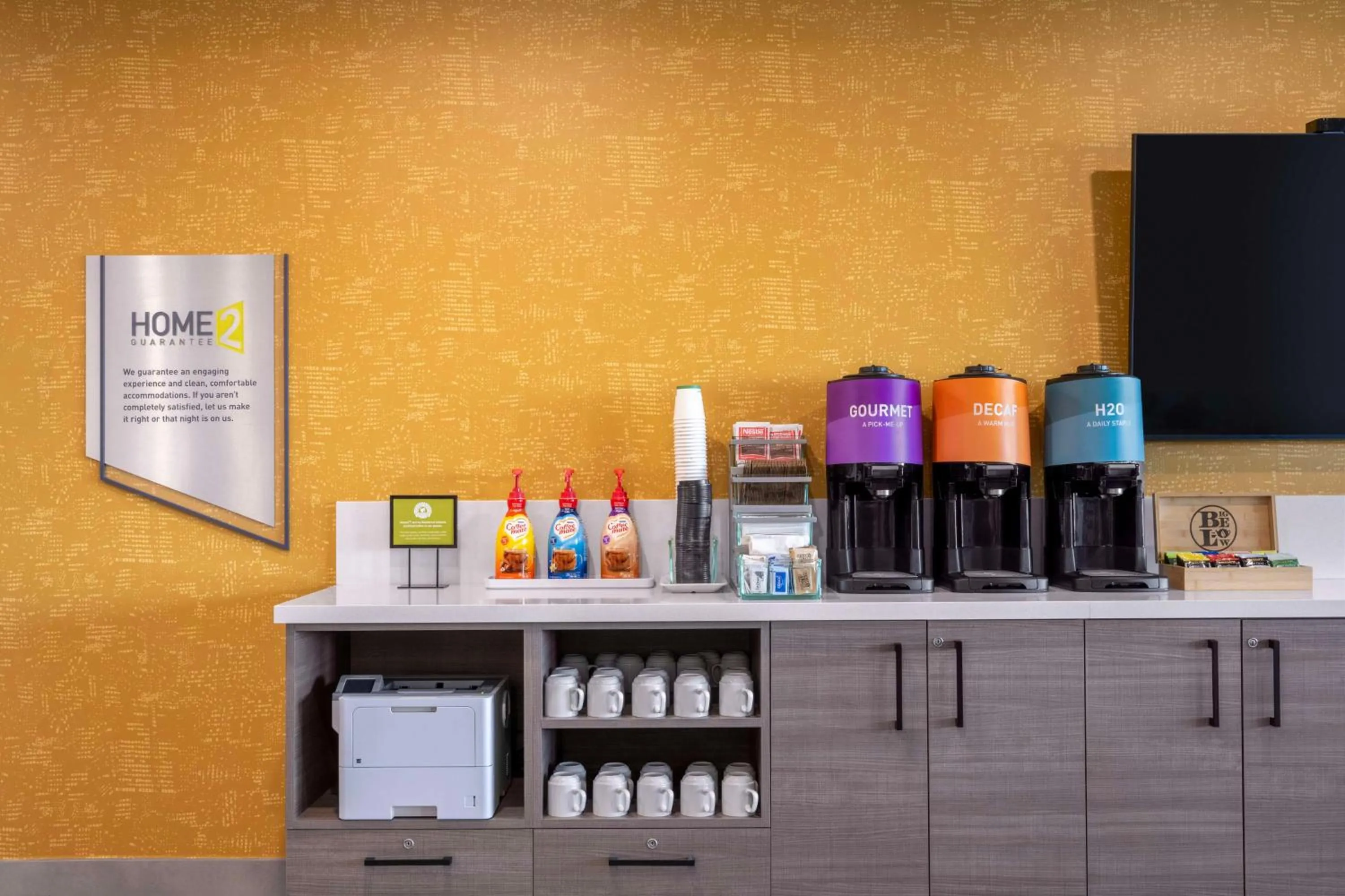 Dining area in Home2 Suites By Hilton Jonesboro