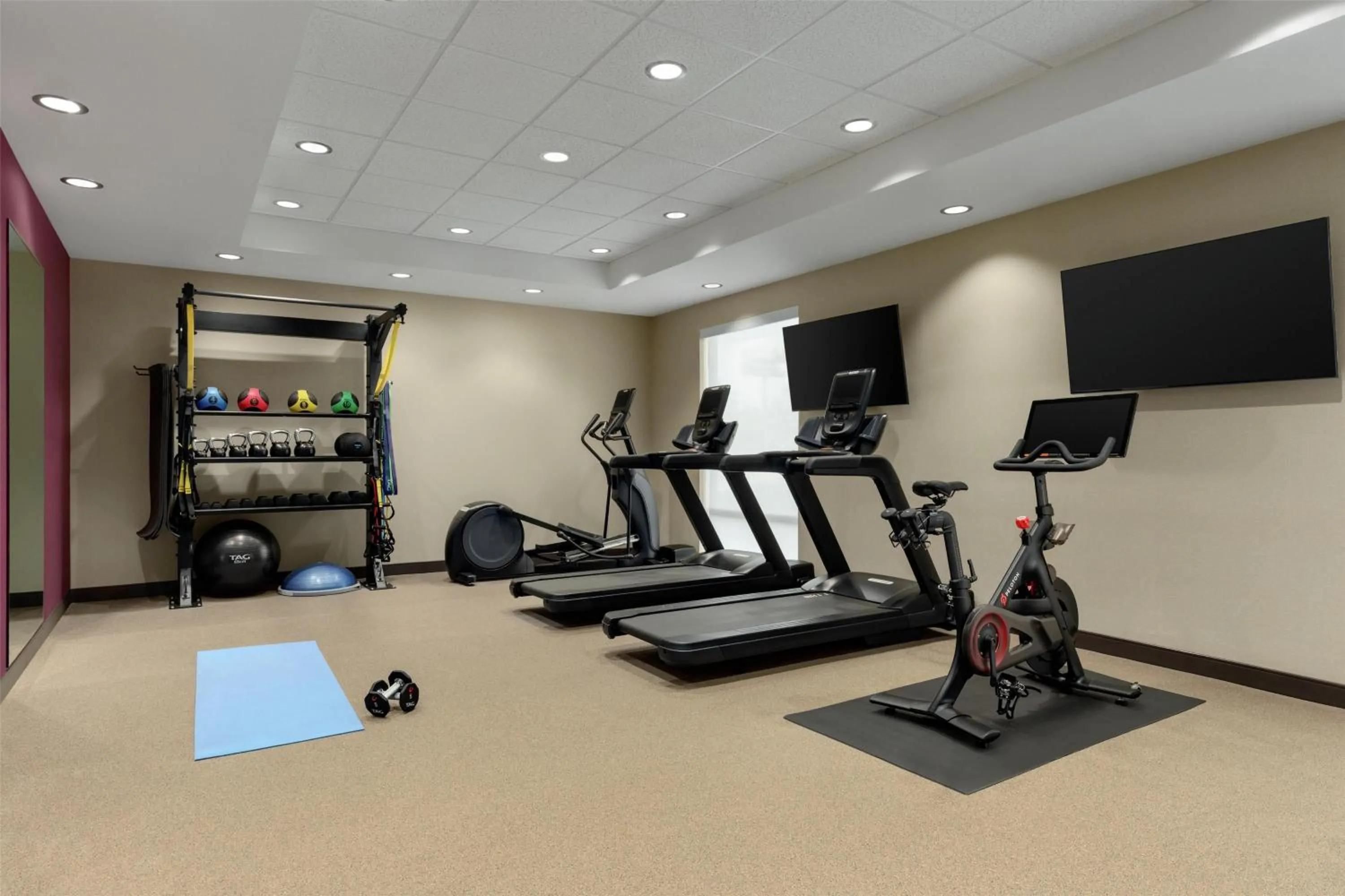 Fitness centre/facilities in Home2 Suites By Hilton Dublin