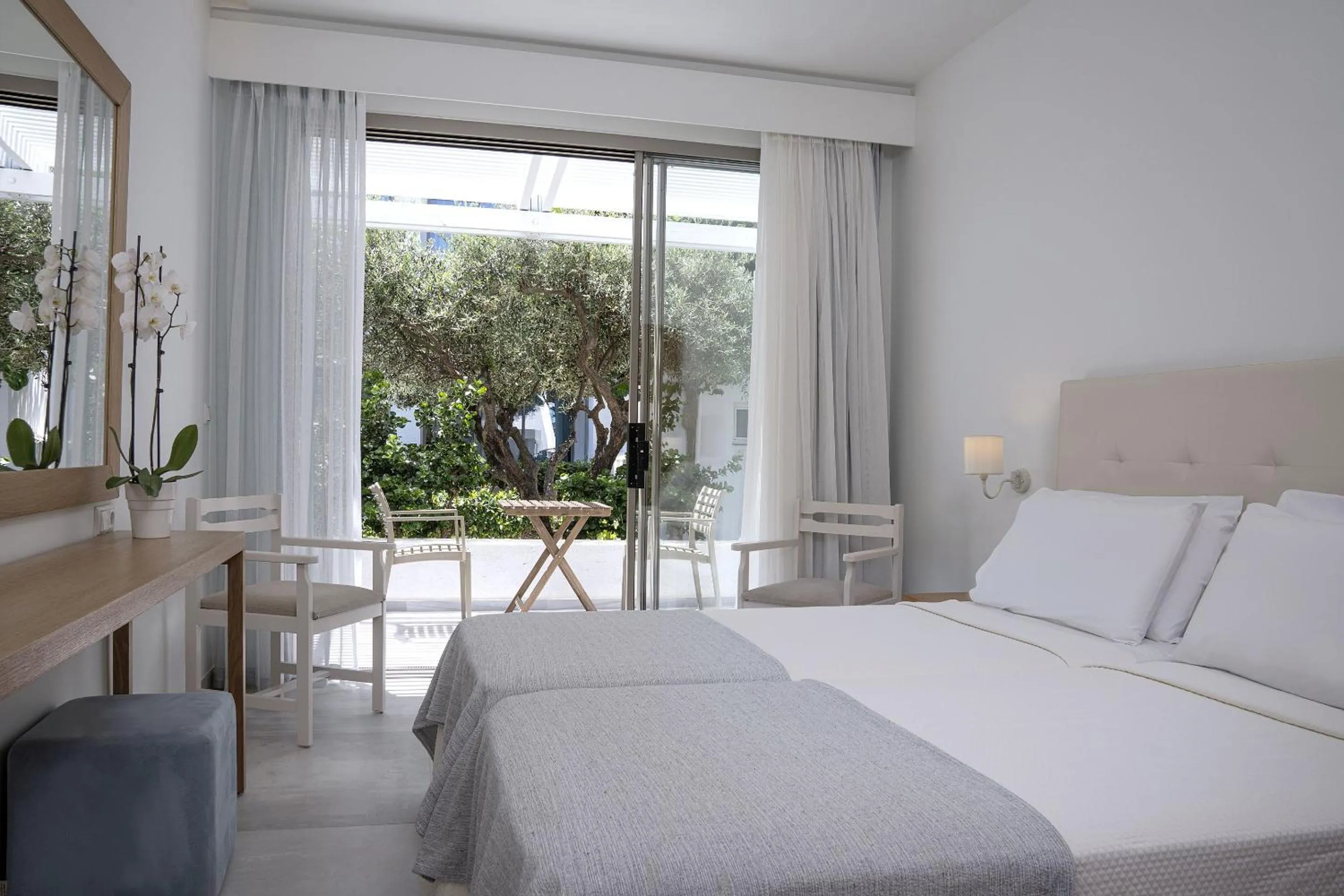 Bed in Maritimo Beach Hotel