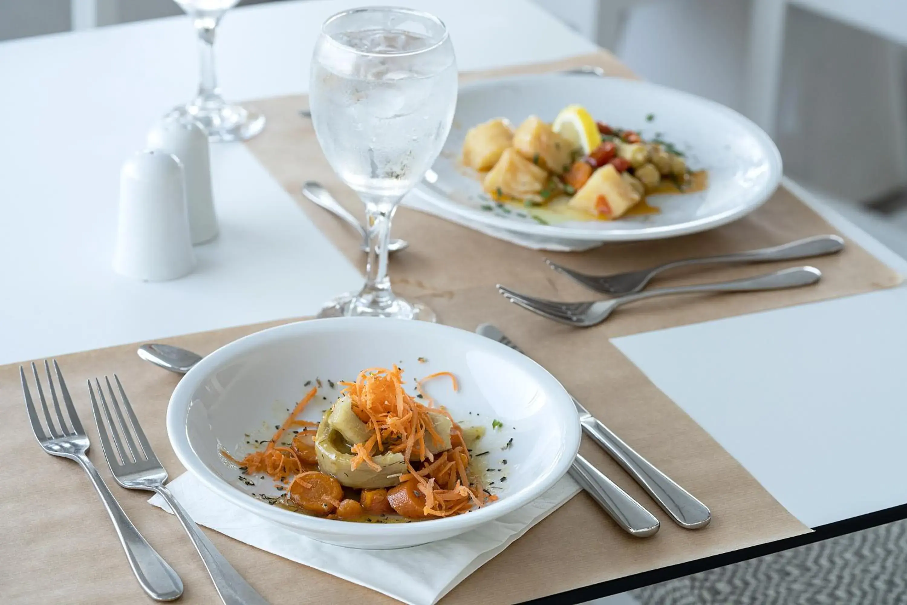 Restaurant/places to eat in Maritimo Beach Hotel Restaurant/places to eat in Maritimo Beach Hotel