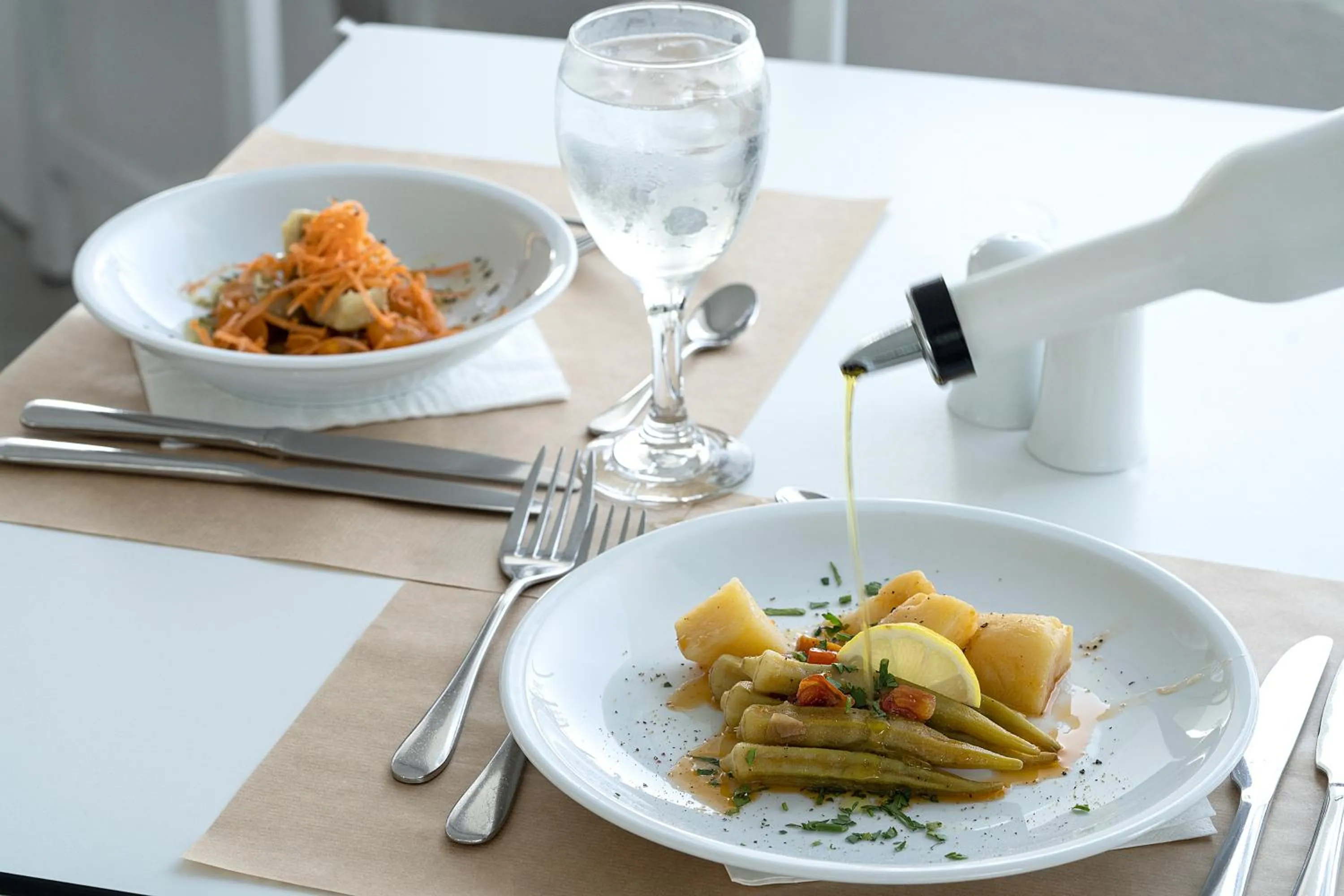 Restaurant/places to eat in Maritimo Beach Hotel