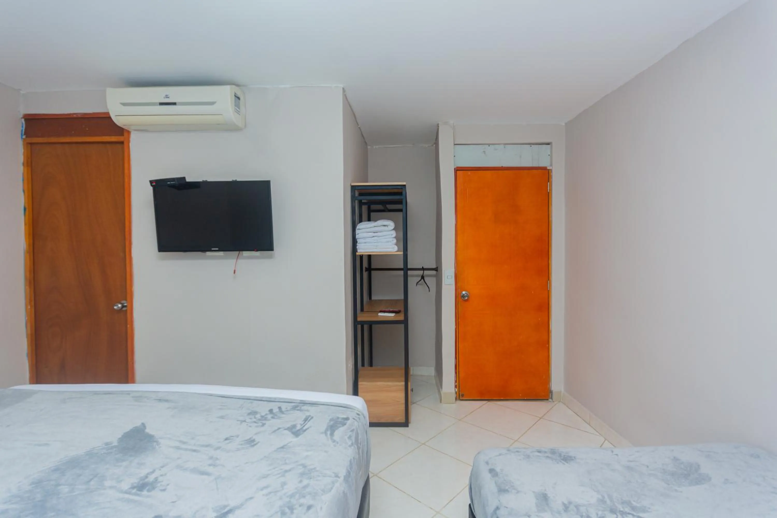 Photo of the whole room, Bed in Hotel Tropical San Jeronimo