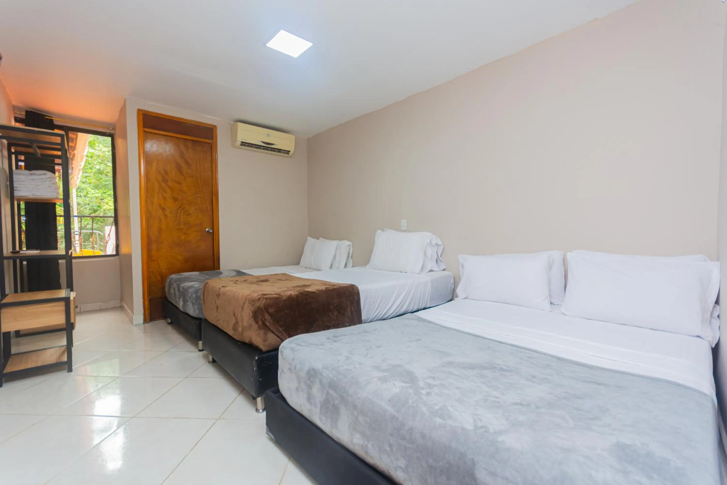 Photo of the whole room, Bed in Hotel Tropical San Jeronimo