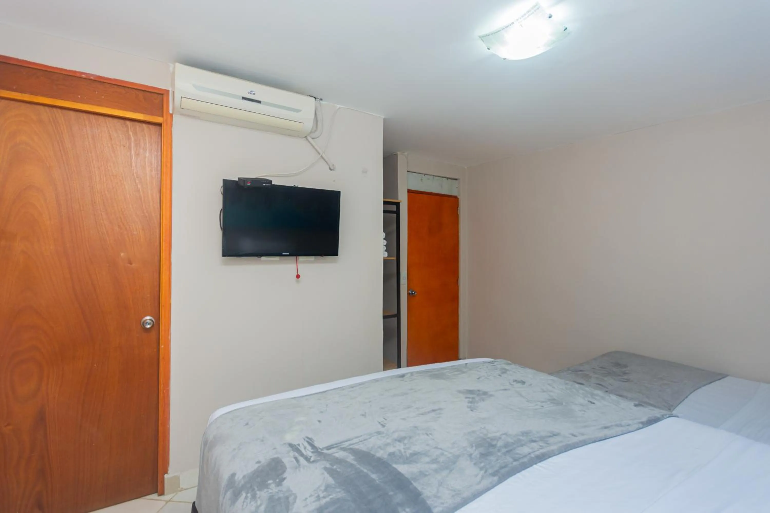 Bedroom, Bed in Hotel Tropical San Jeronimo