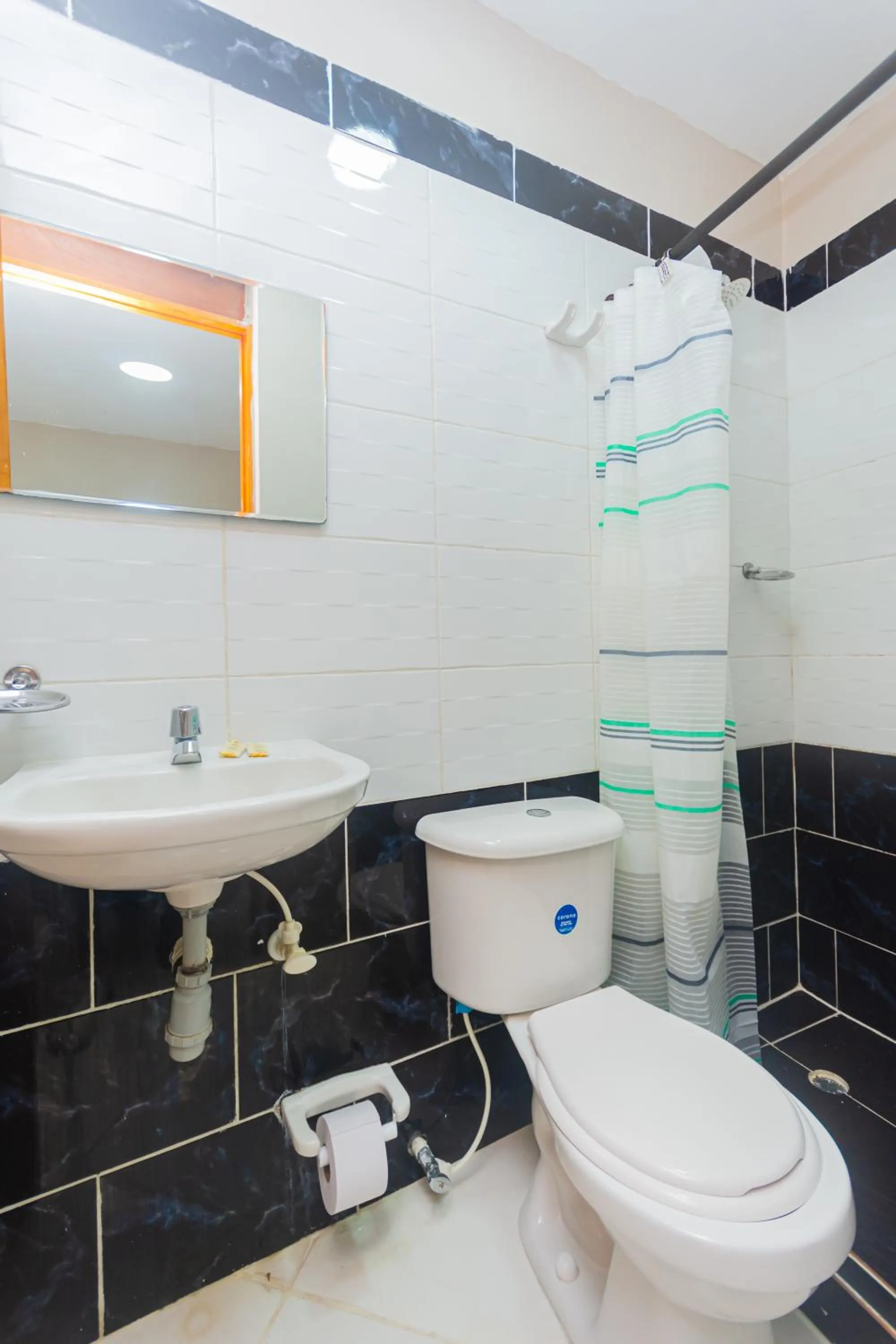 Toilet in Hotel Tropical San Jeronimo