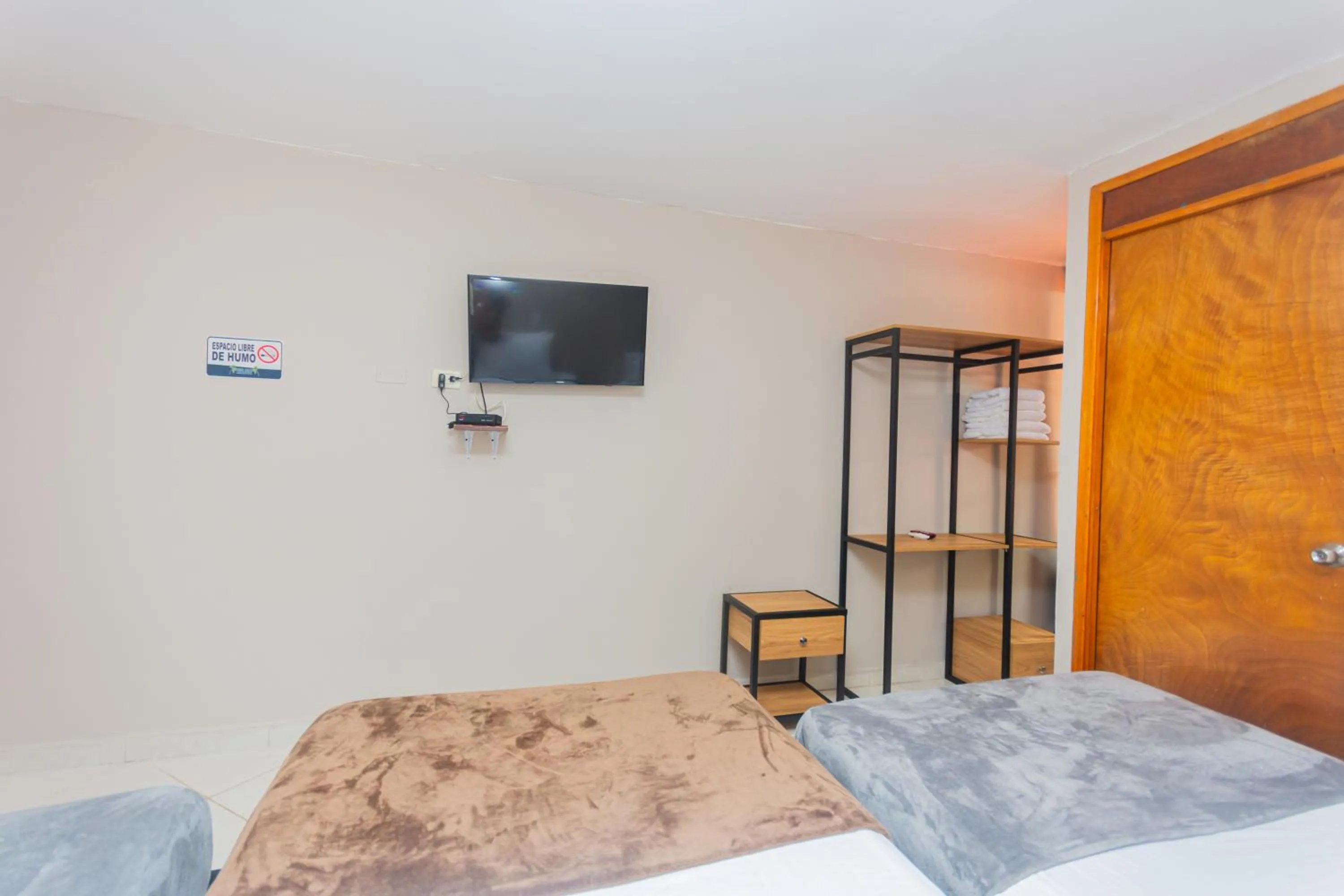 Photo of the whole room, Bed in Hotel Tropical San Jeronimo