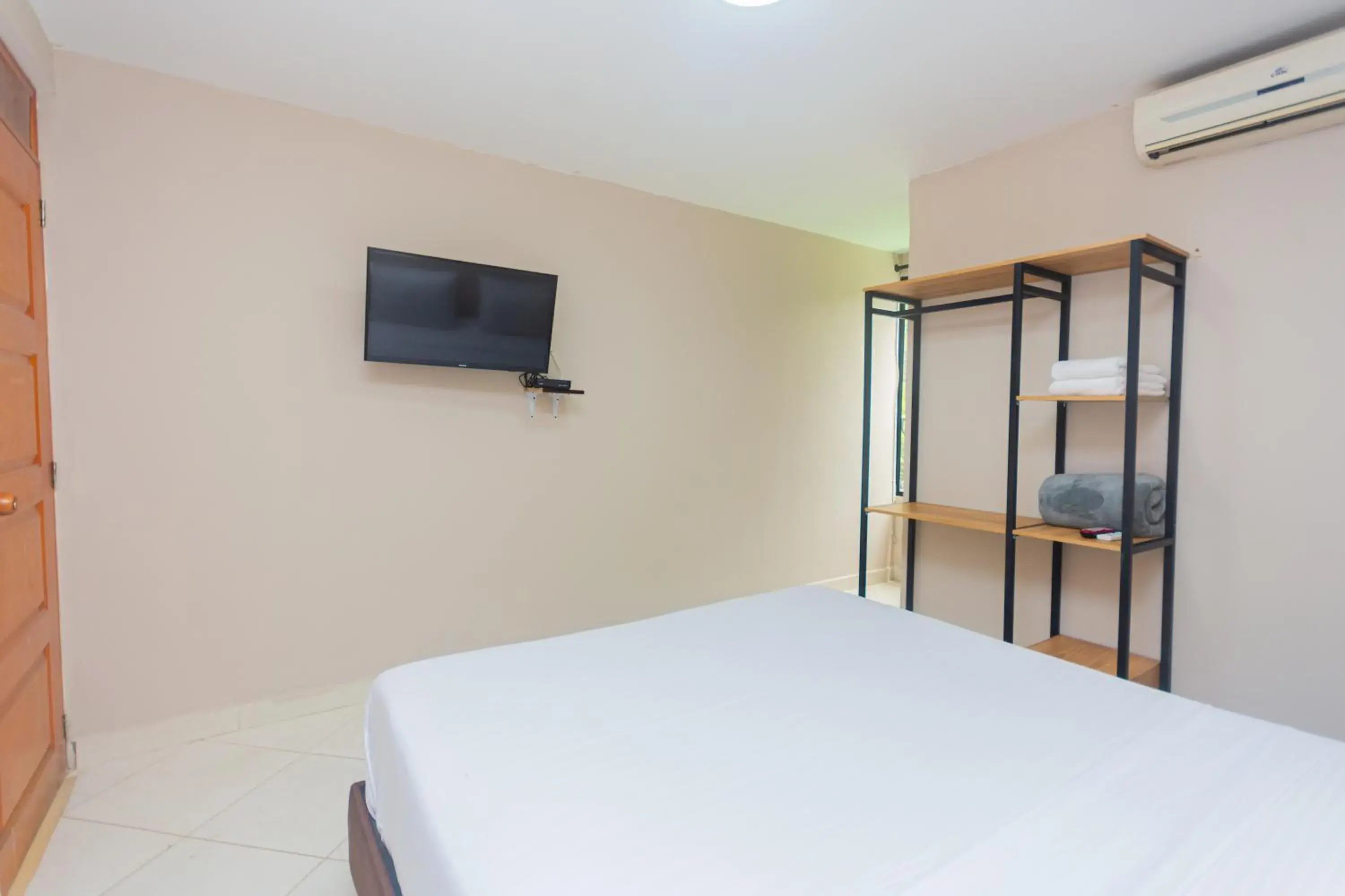 Photo of the whole room, Bed in Hotel Tropical San Jeronimo Photo of the whole room, Bed in Hotel Tropical San Jeronimo