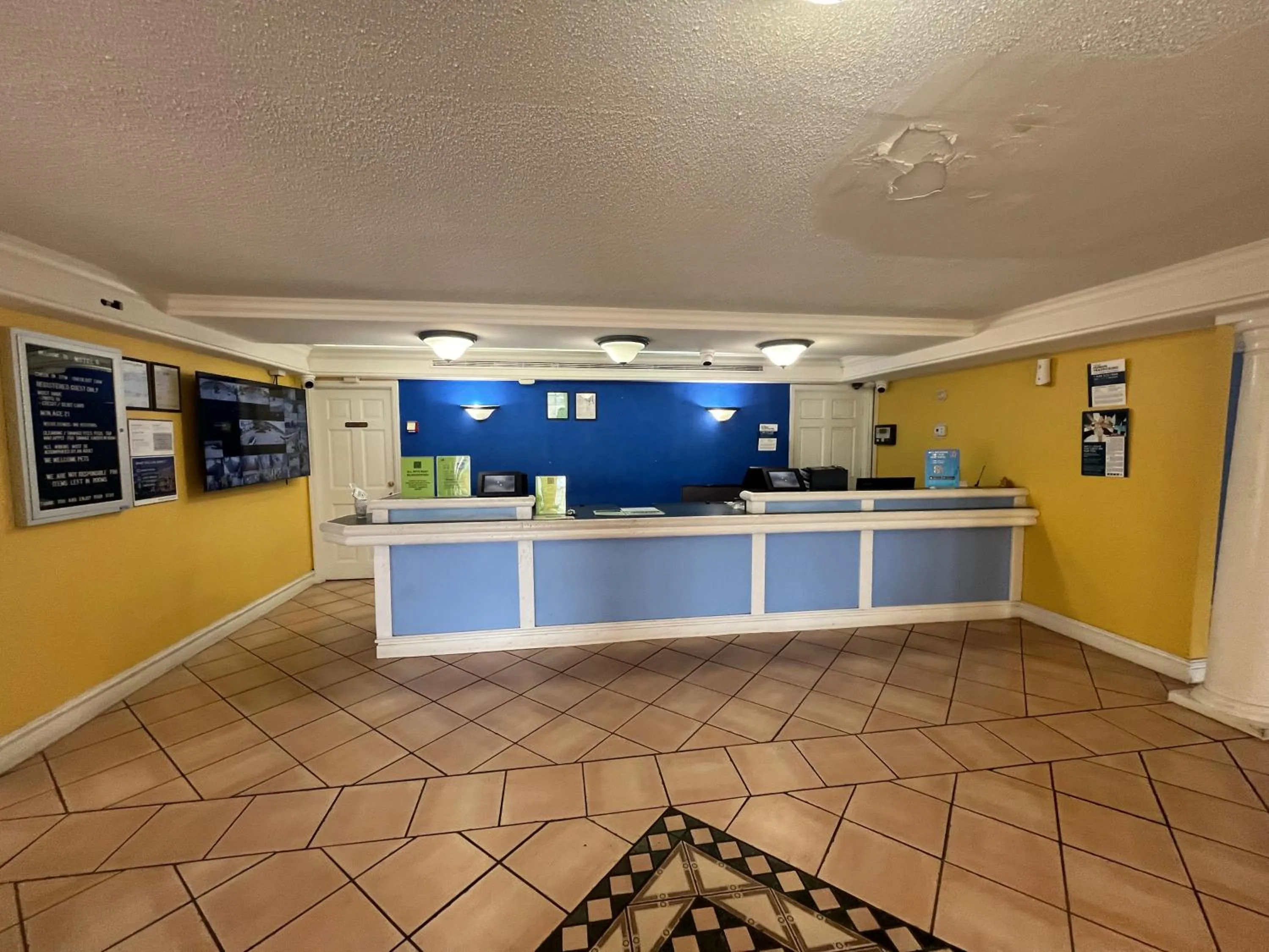 Studio 6 Huntsville, AL University Drive