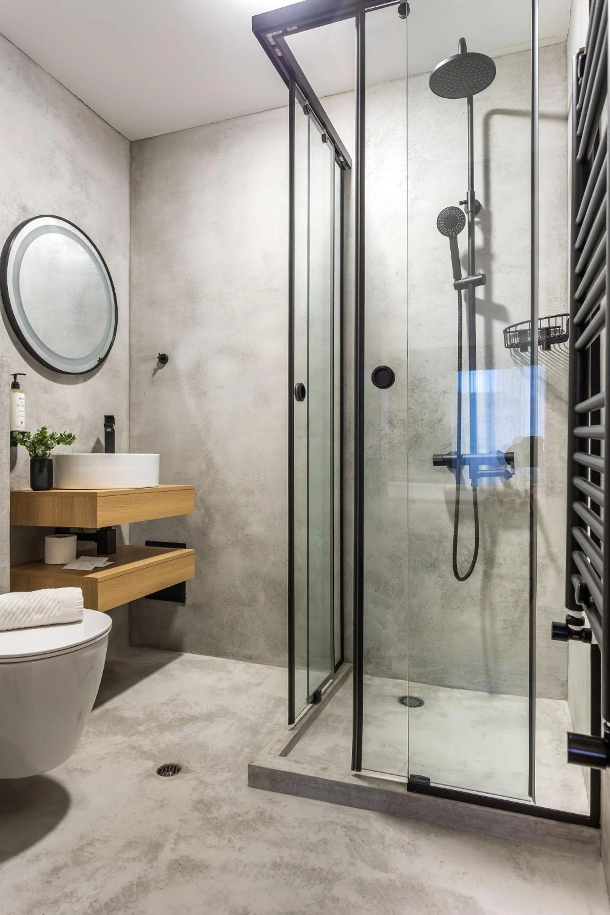 Bathroom in AMAR Design Hotel by HMG