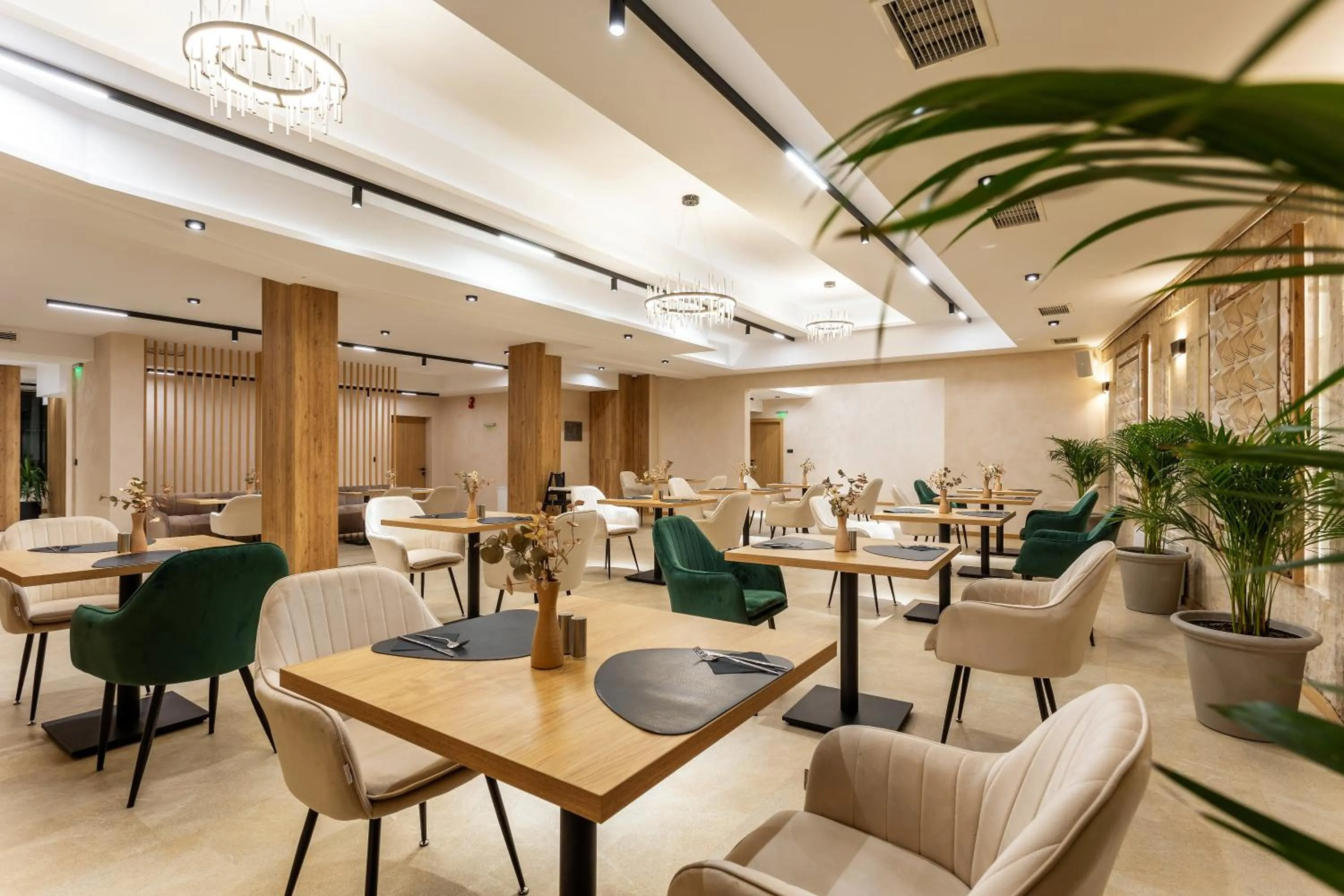 Restaurant/places to eat in AMAR Design Hotel by HMG