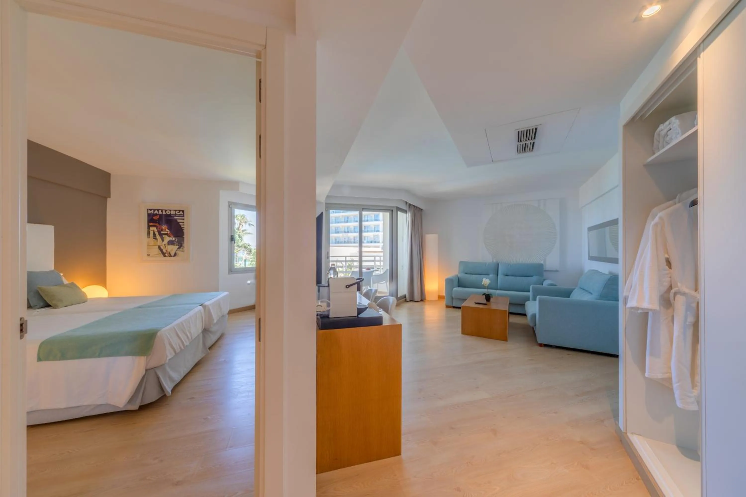 Living room, Bed in Playa Esperanza Resort Affiliated by Meliá