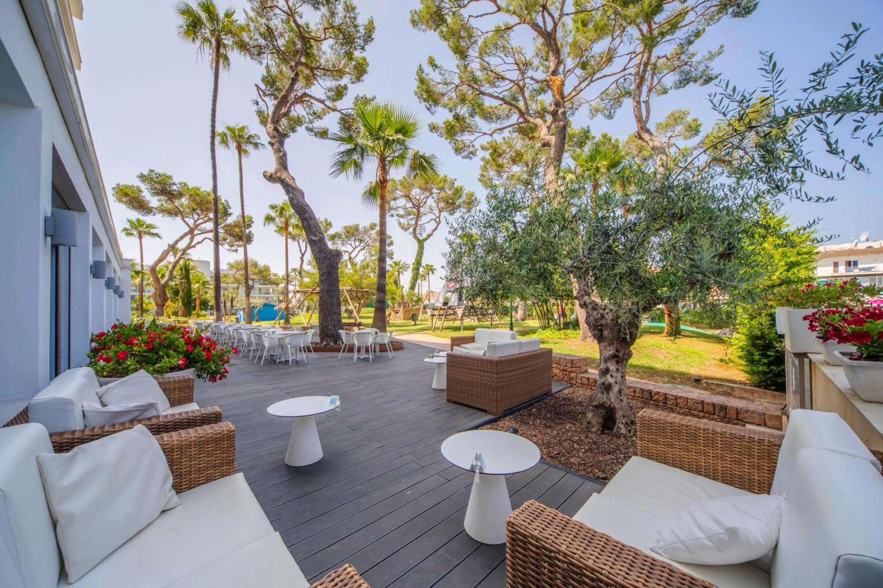 Lounge or bar in Playa Esperanza Resort Affiliated by Meliá