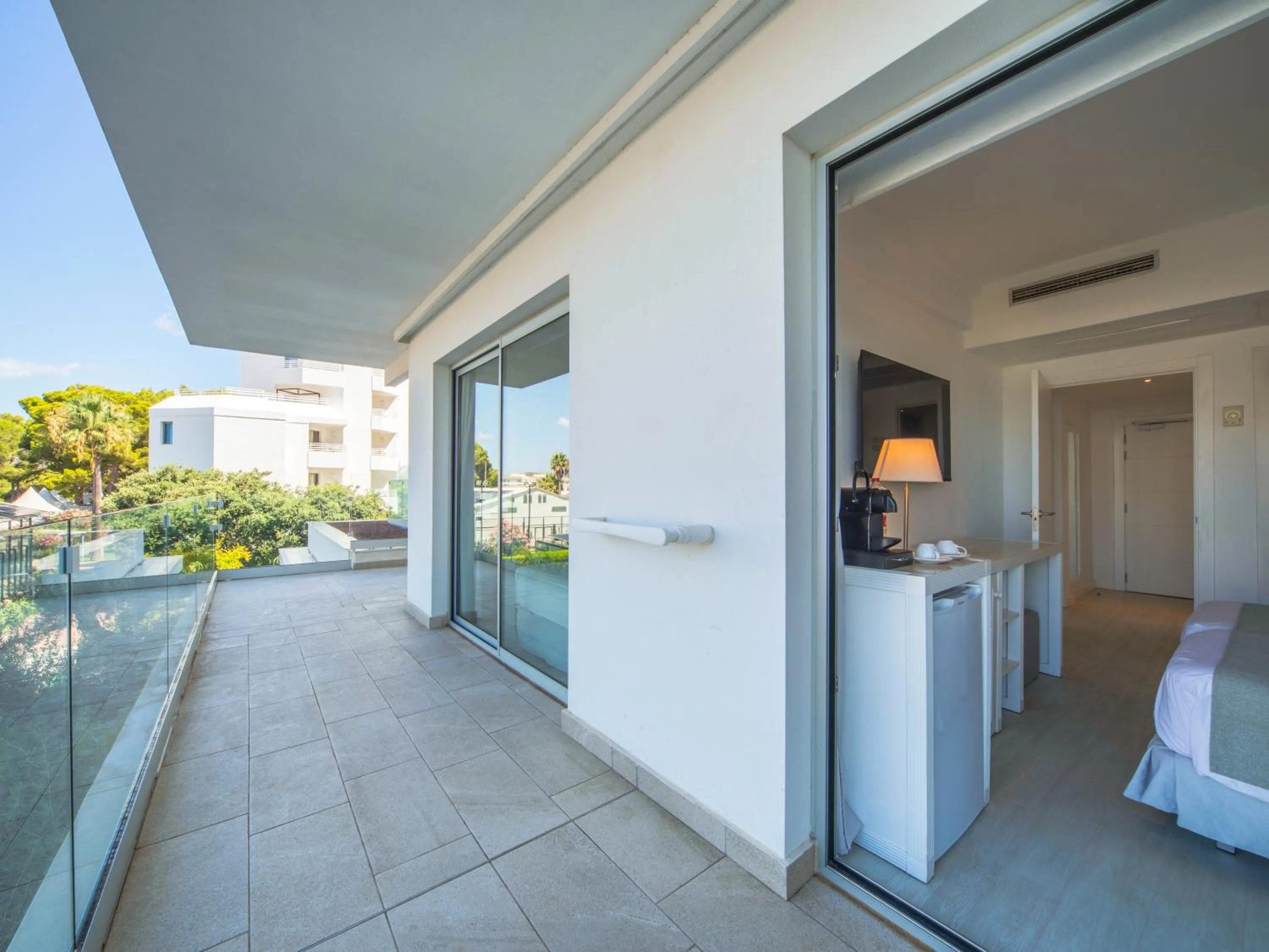 Balcony/Terrace, Bed in Playa Esperanza Resort Affiliated by Meliá