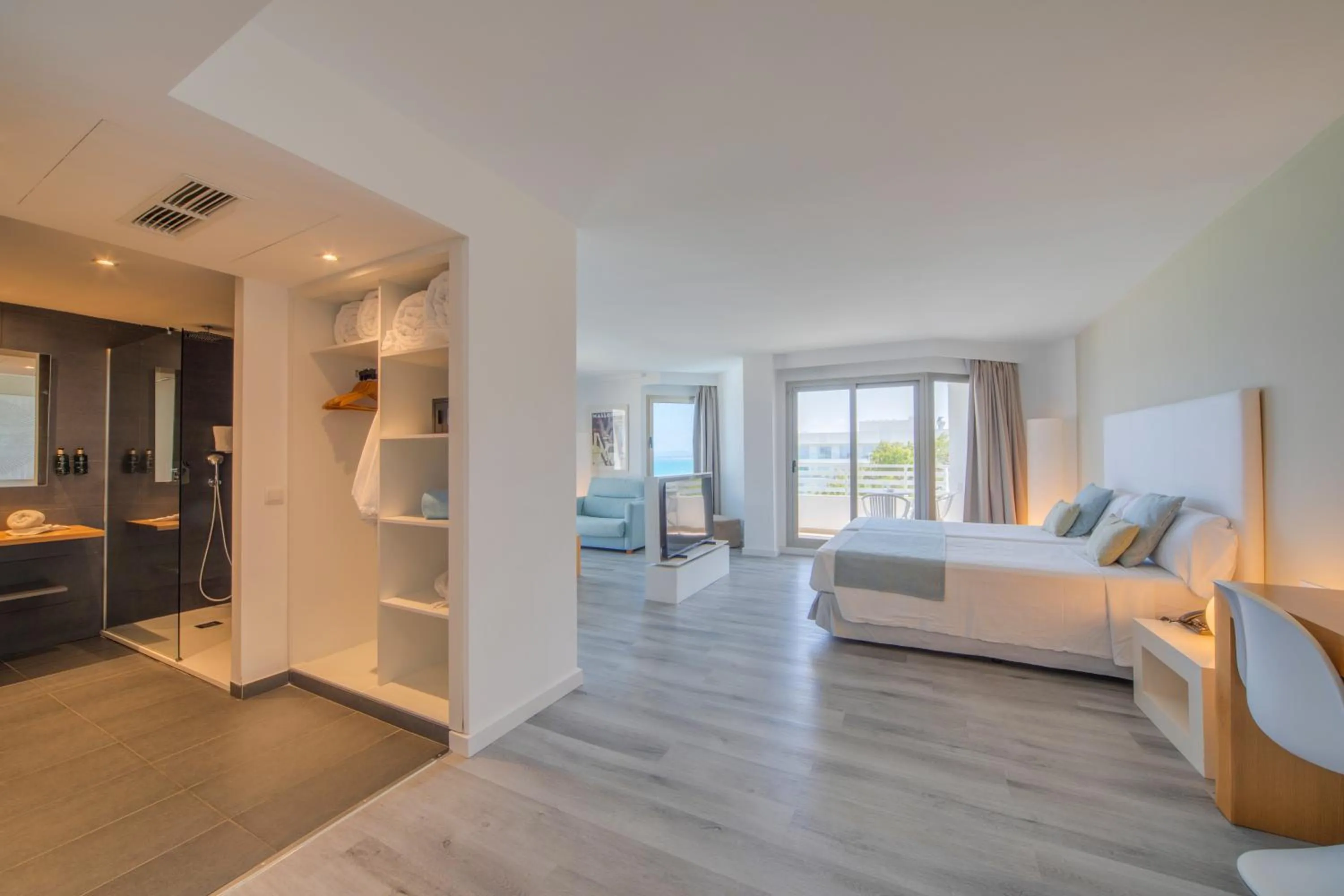 Photo of the whole room, Bed in Playa Esperanza Resort Affiliated by Meliá