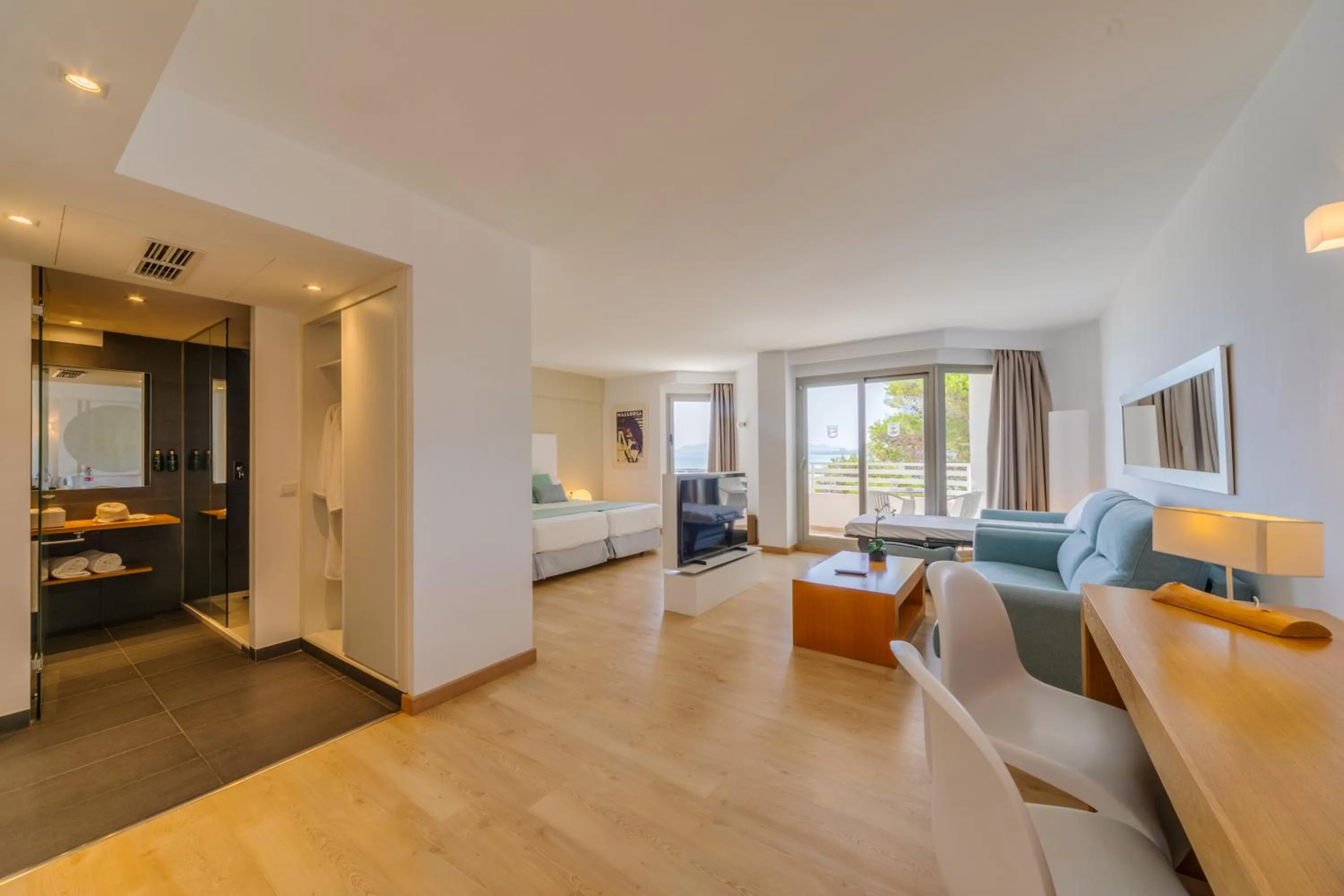 Living room, Bed in Playa Esperanza Resort Affiliated by Meliá