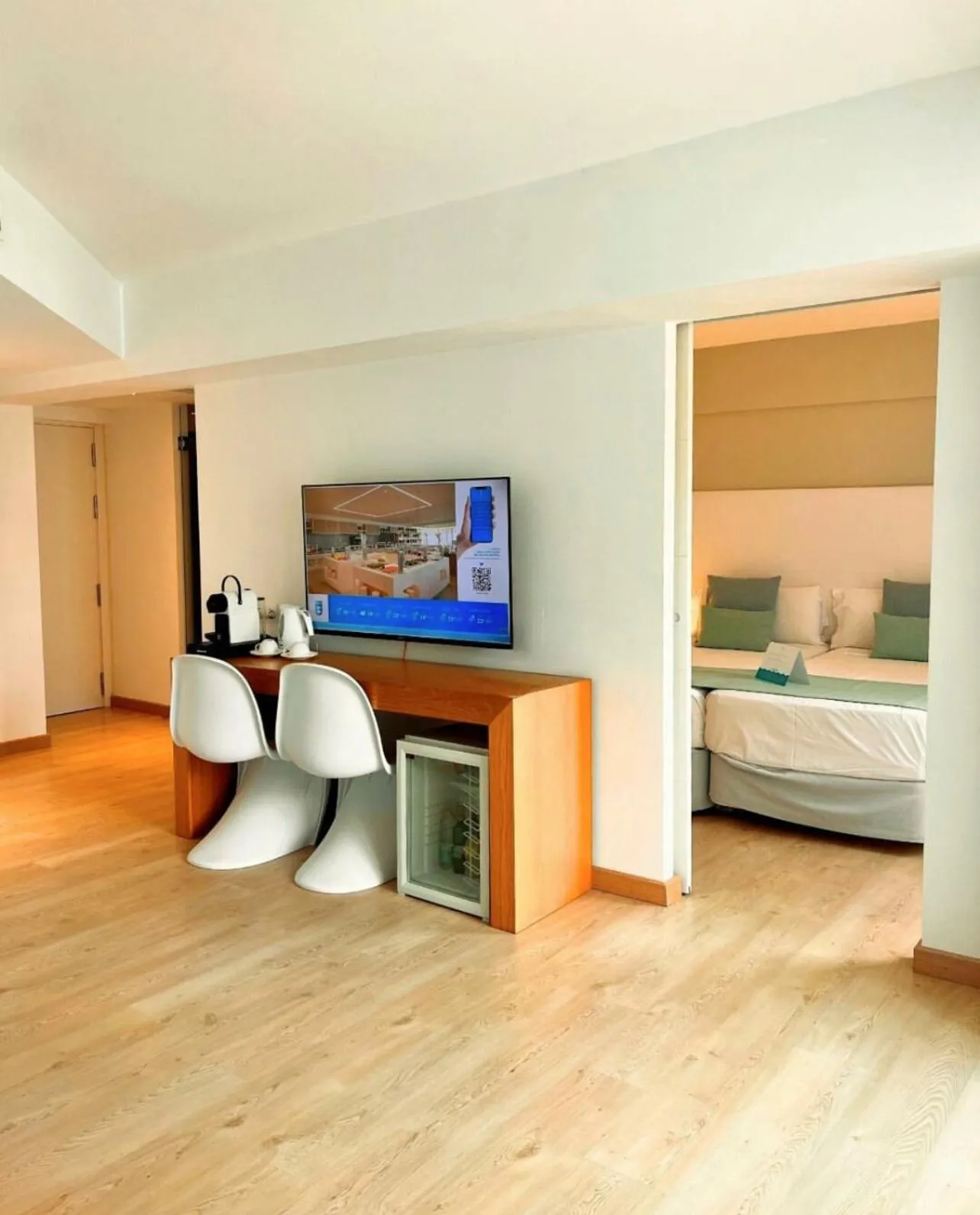 Living room, Bed in Playa Esperanza Resort Affiliated by Meliá