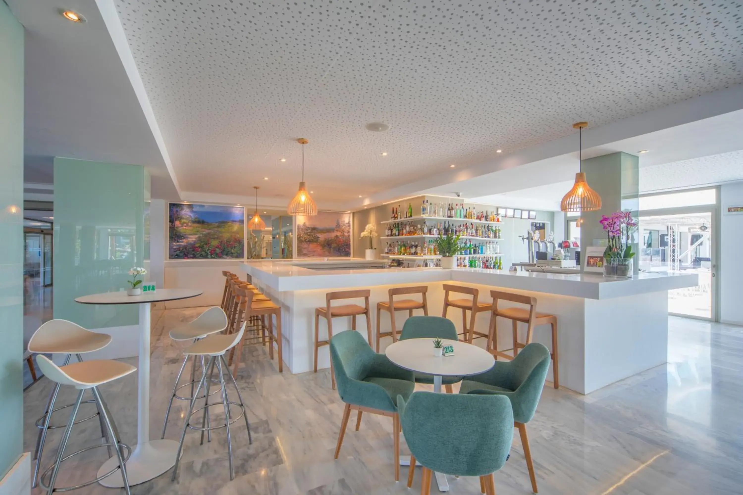 Lounge or bar in Playa Esperanza Resort Affiliated by Meliá Lounge or bar in Playa Esperanza Resort Affiliated by Meliá