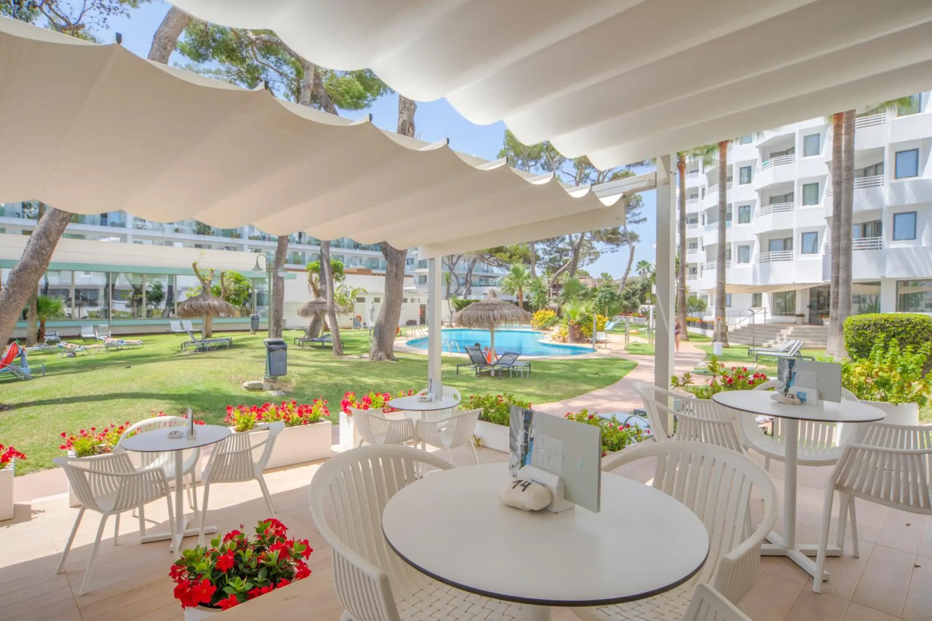 Lounge or bar in Playa Esperanza Resort Affiliated by Meliá Lounge or bar in Playa Esperanza Resort Affiliated by Meliá