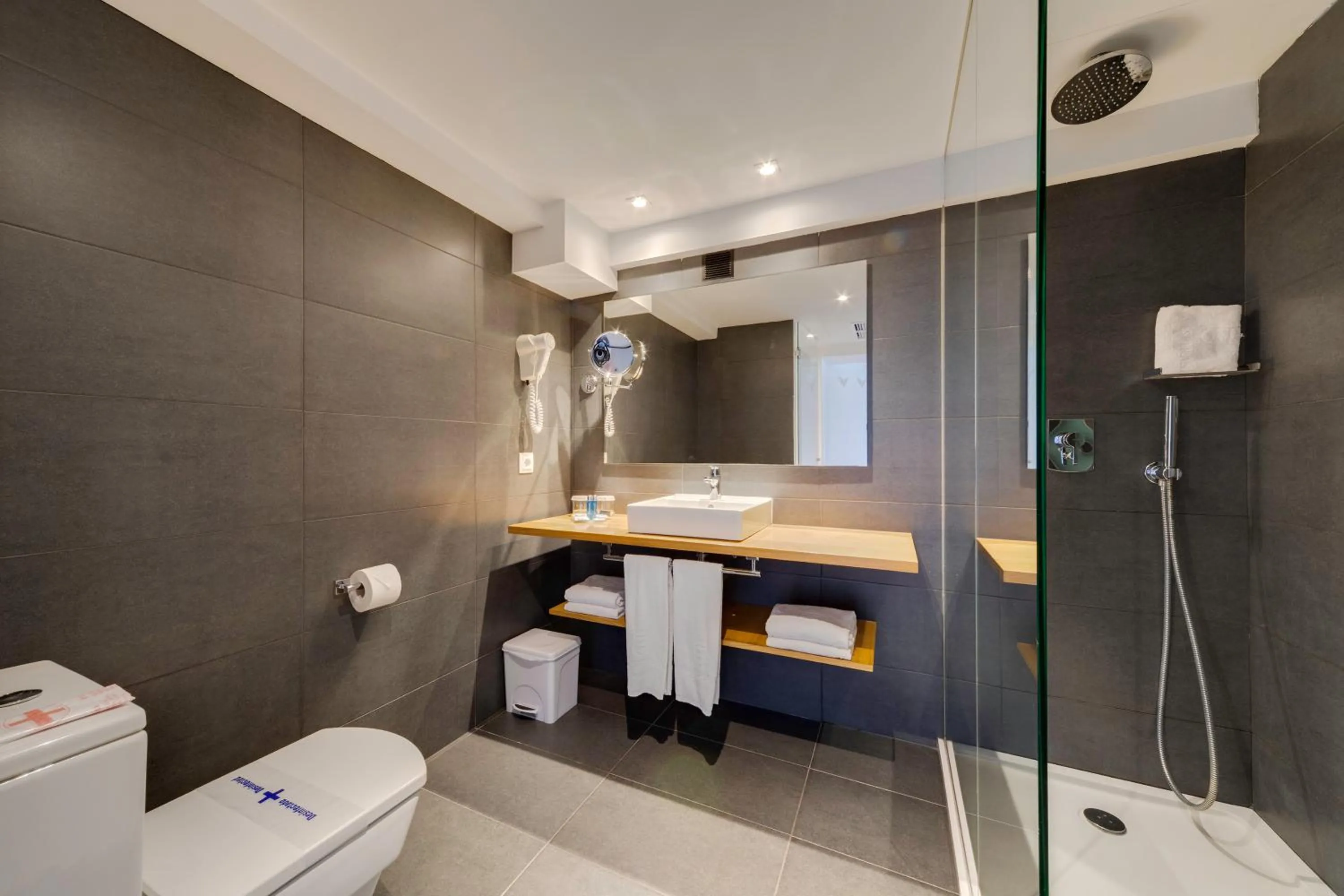 Shower in Playa Esperanza Resort Affiliated by Meliá