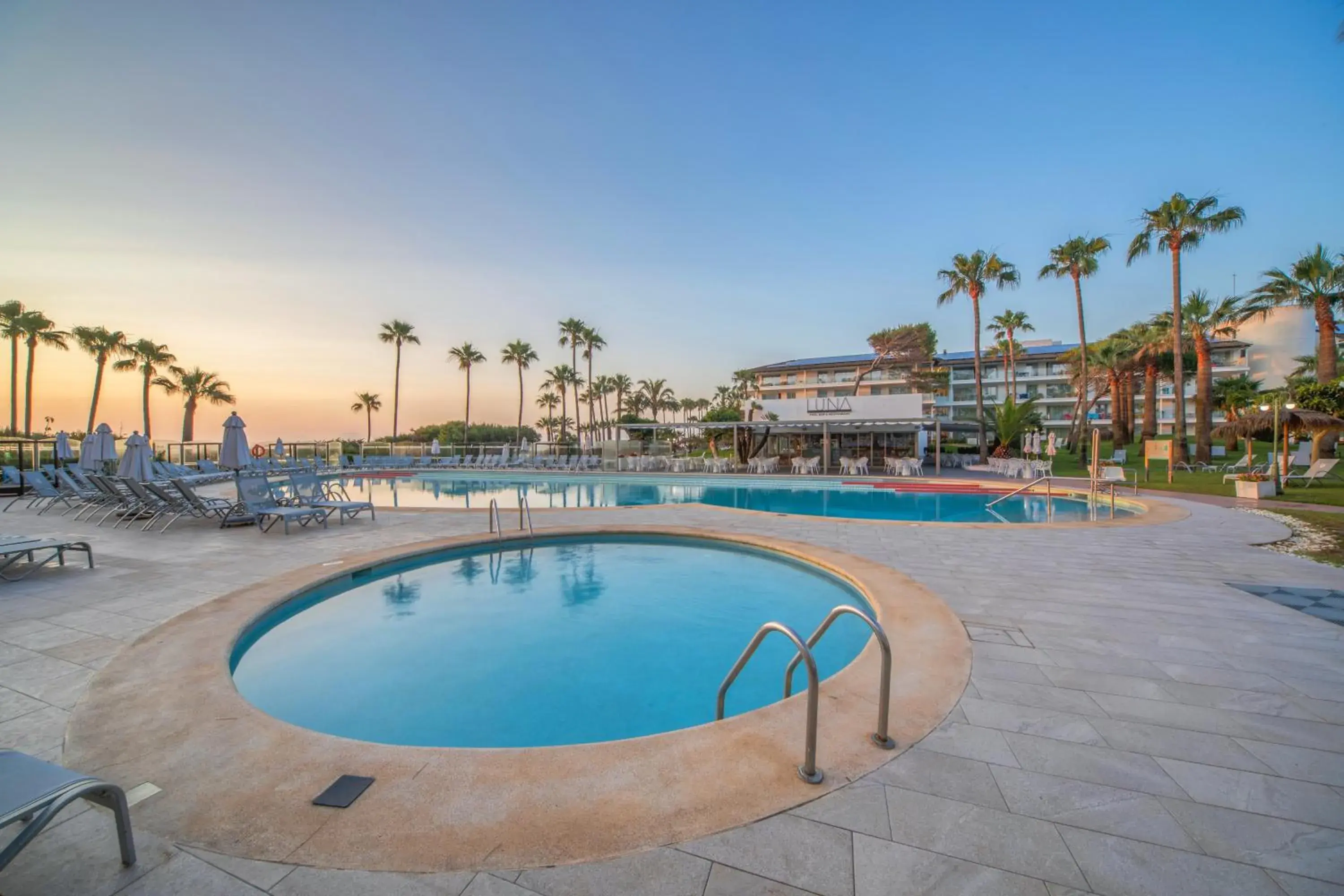 Swimming pool in Playa Esperanza Resort Affiliated by Meliá Swimming pool in Playa Esperanza Resort Affiliated by Meliá