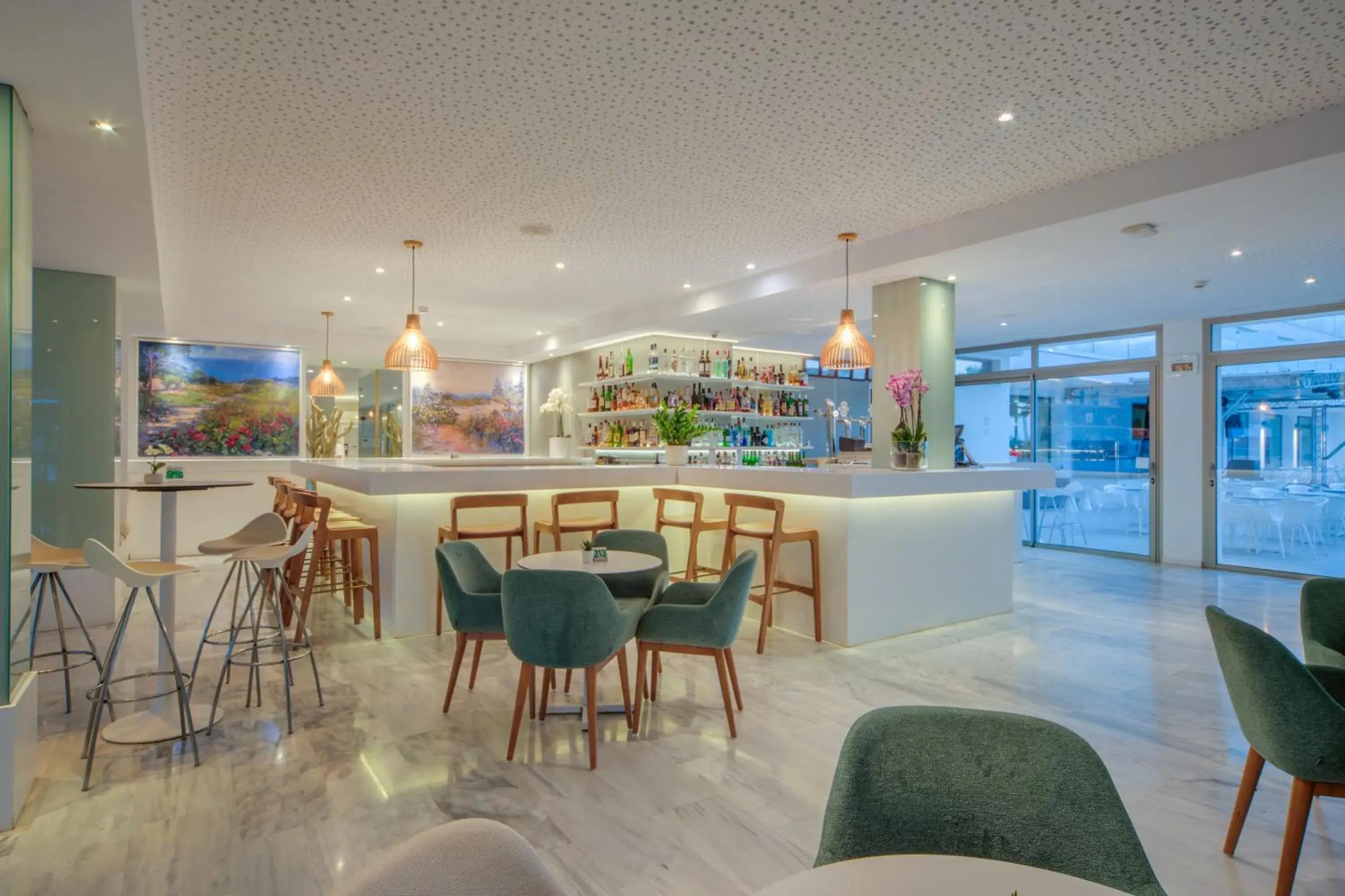 Lounge or bar in Playa Esperanza Resort Affiliated by Meliá Lounge or bar in Playa Esperanza Resort Affiliated by Meliá