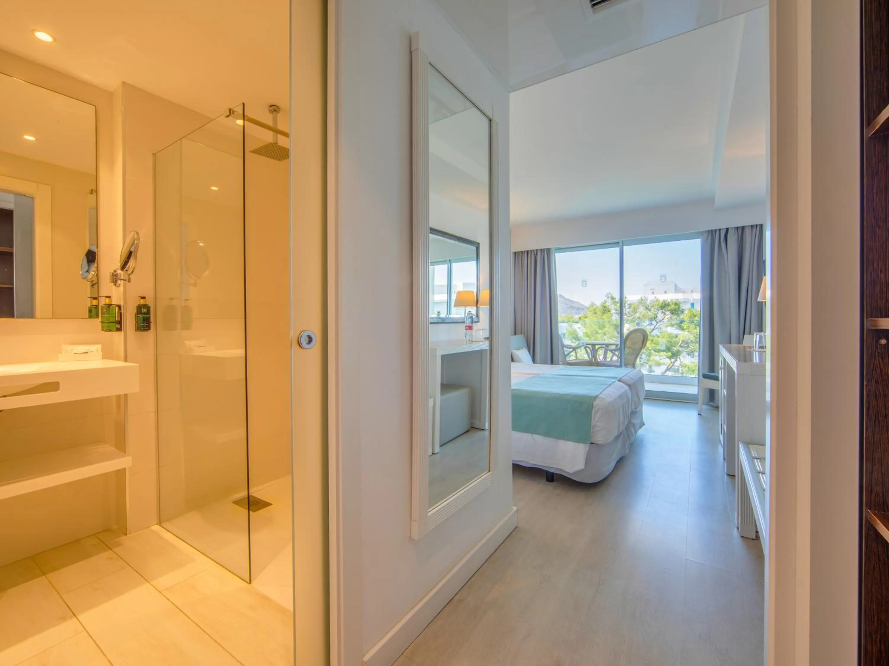 Bathroom, Bed in Playa Esperanza Resort Affiliated by Meliá