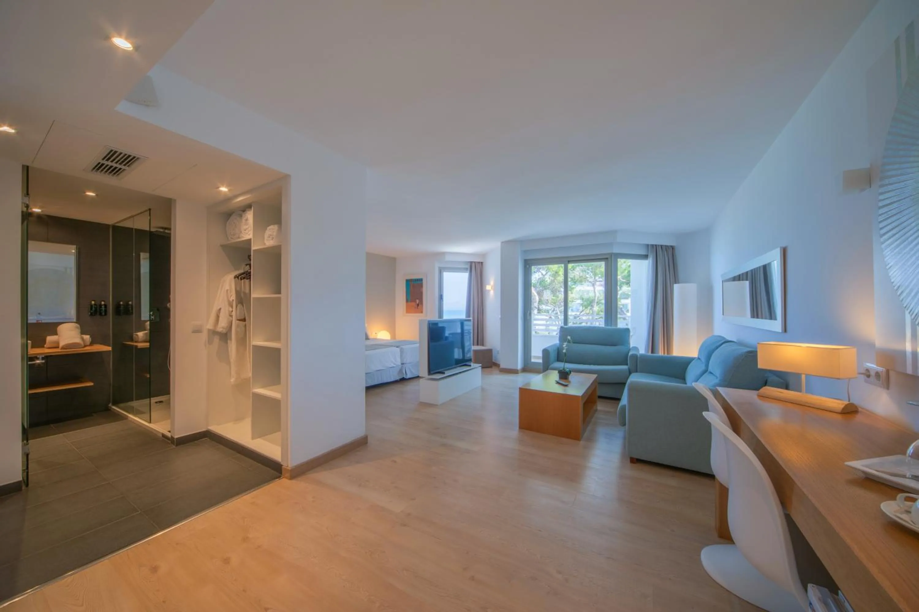 Photo of the whole room in Playa Esperanza Resort Affiliated by Meliá