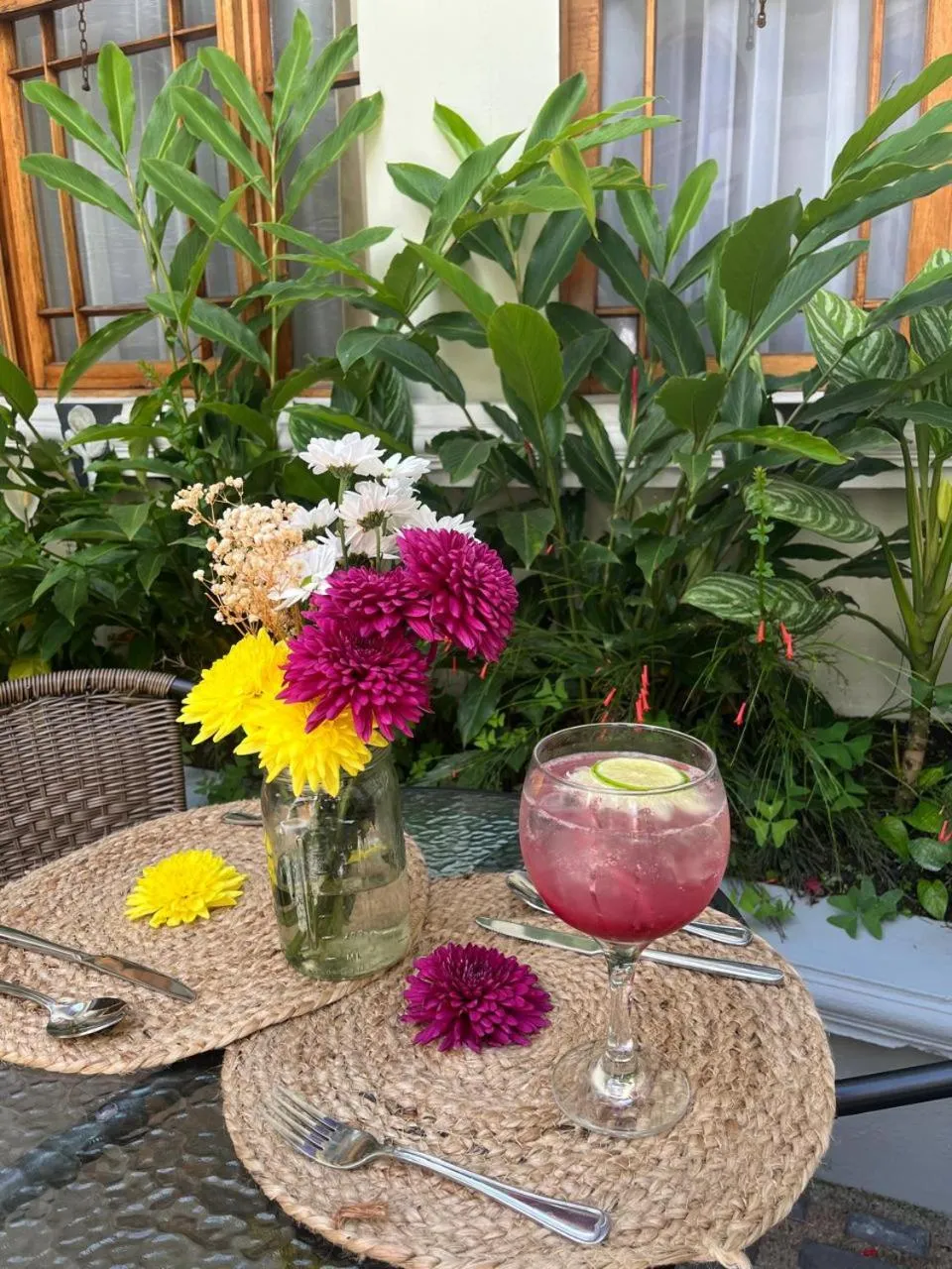 Restaurant/places to eat in The Victorian Hotel