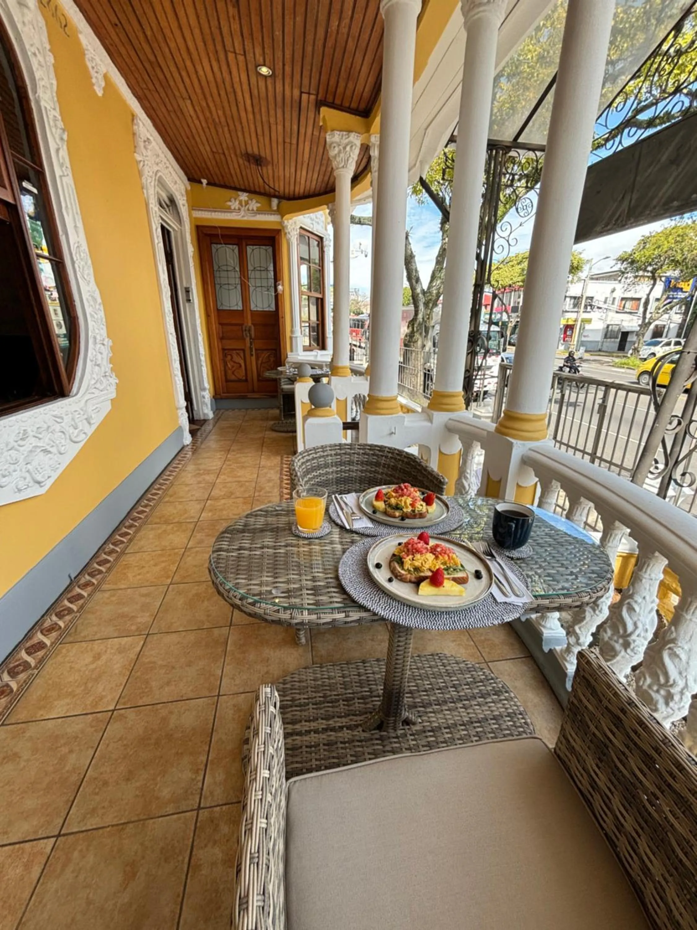 Restaurant/places to eat in The Victorian Hotel