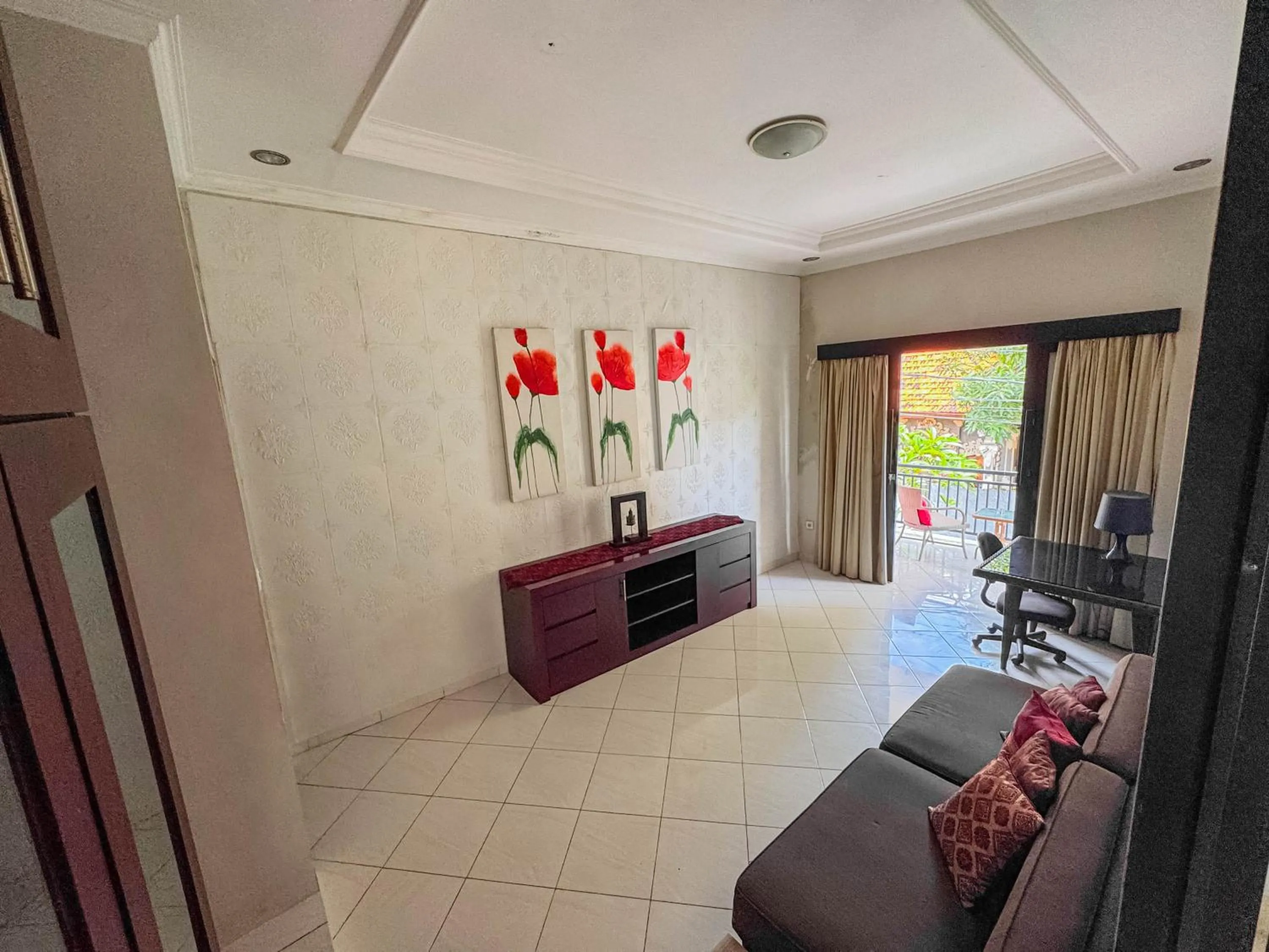 Living room in Griya Shanti Homestay