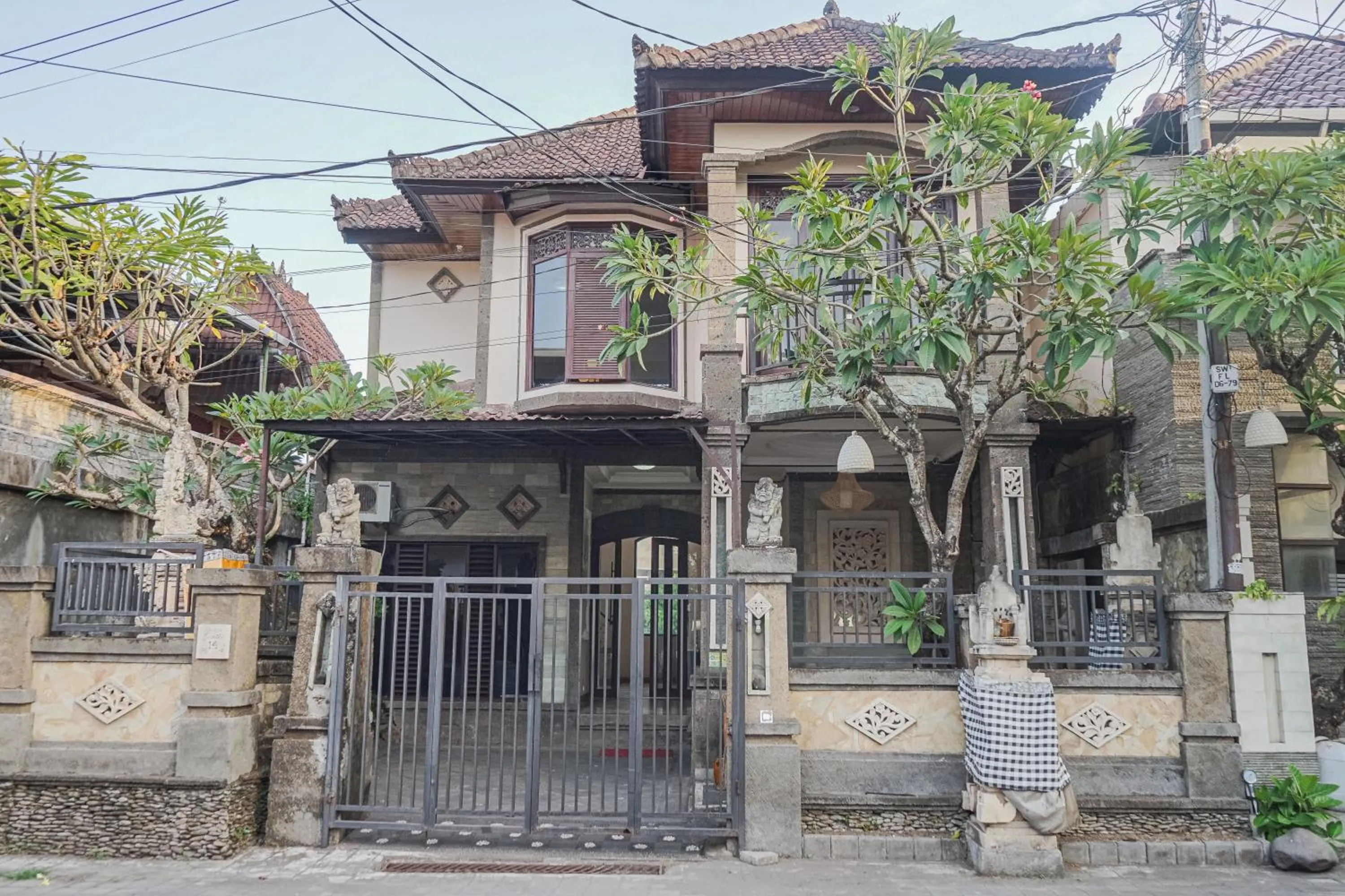 Property building in Griya Shanti Homestay